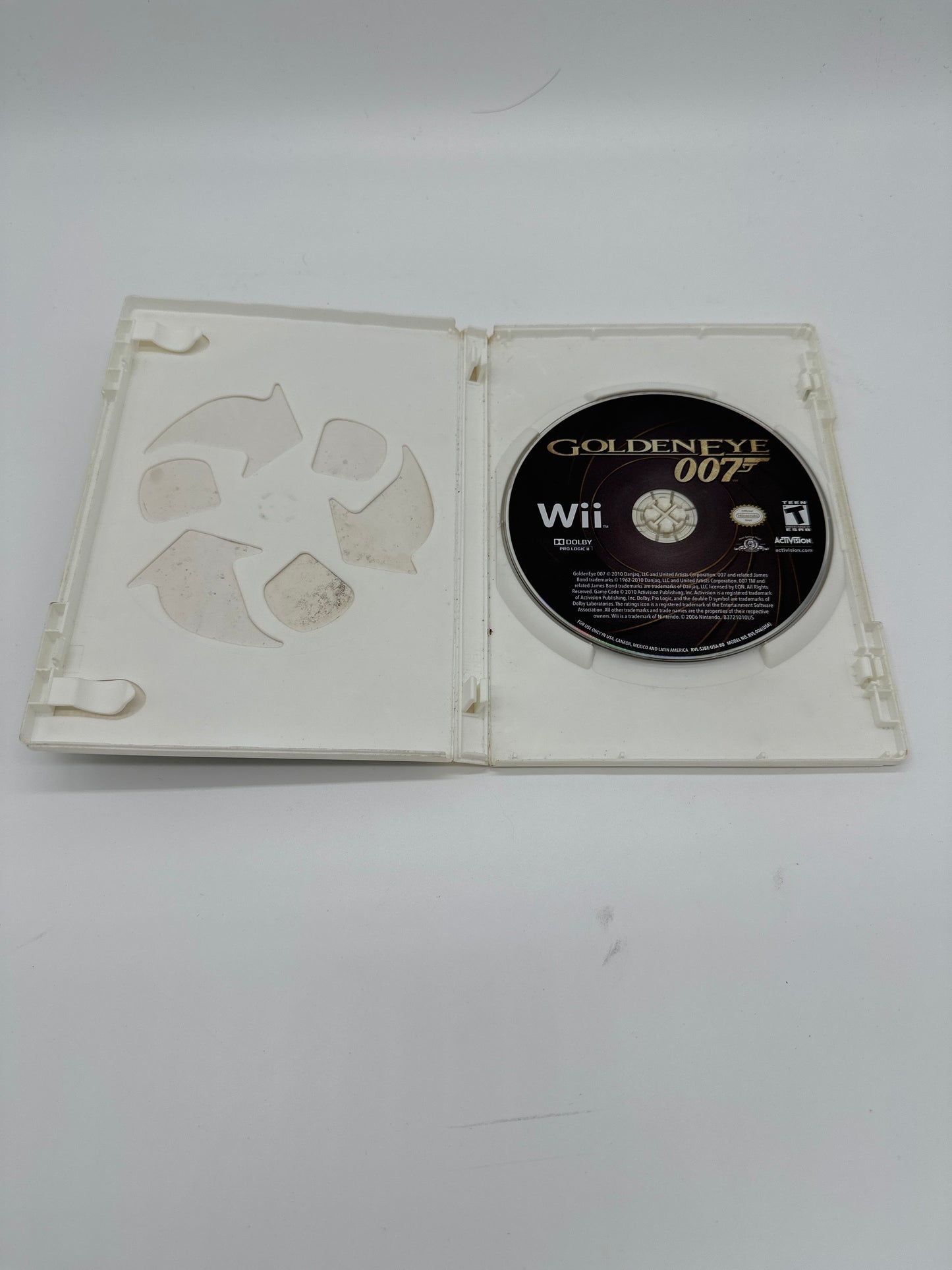 007 GoldenEye - Nintendo Wii Game - Free Shipping