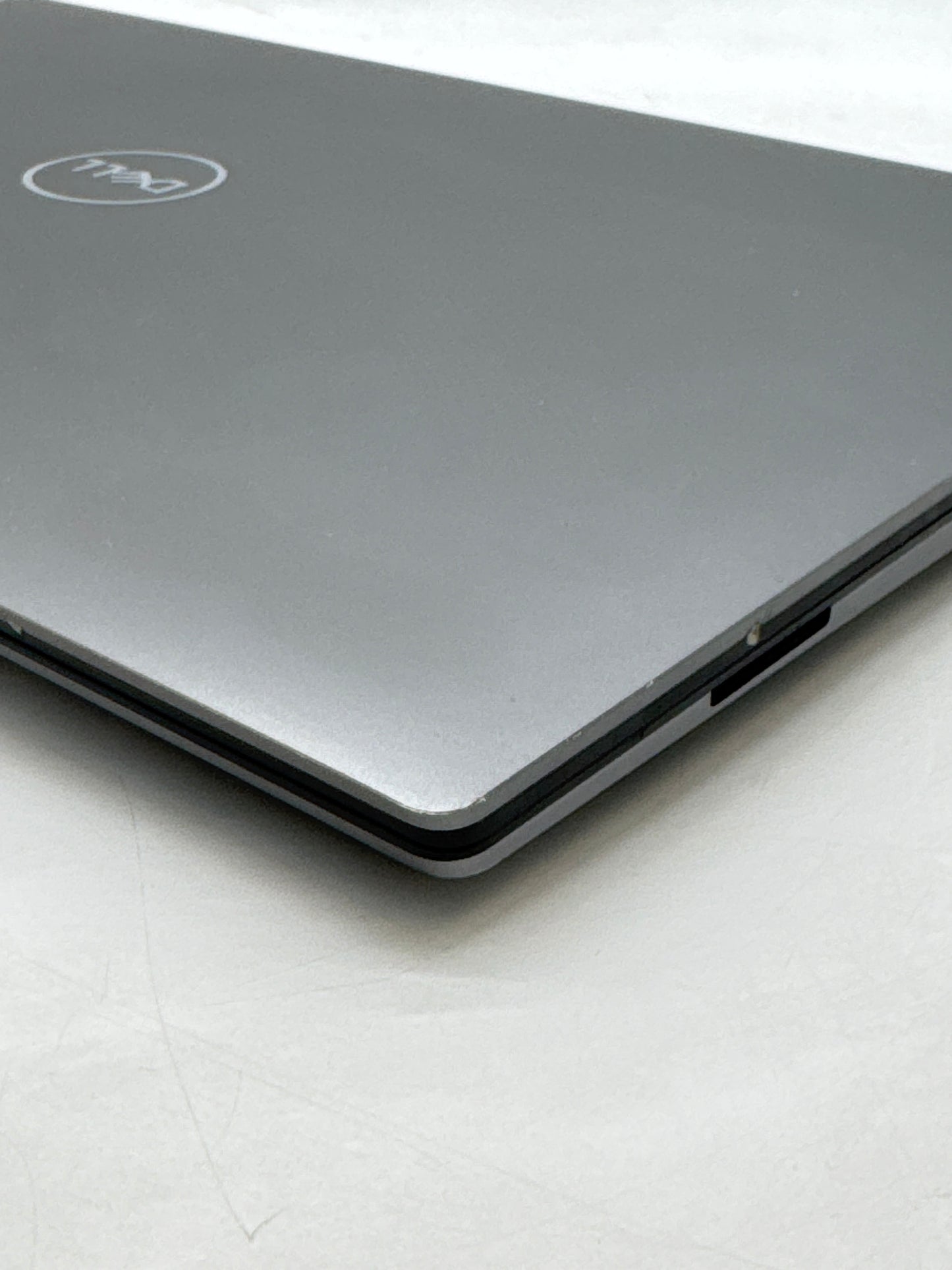 Dell Precision 5680 16" OLED Touch Core i7-13800H 1TB SSD 64GB RAM RTX A1000 Read