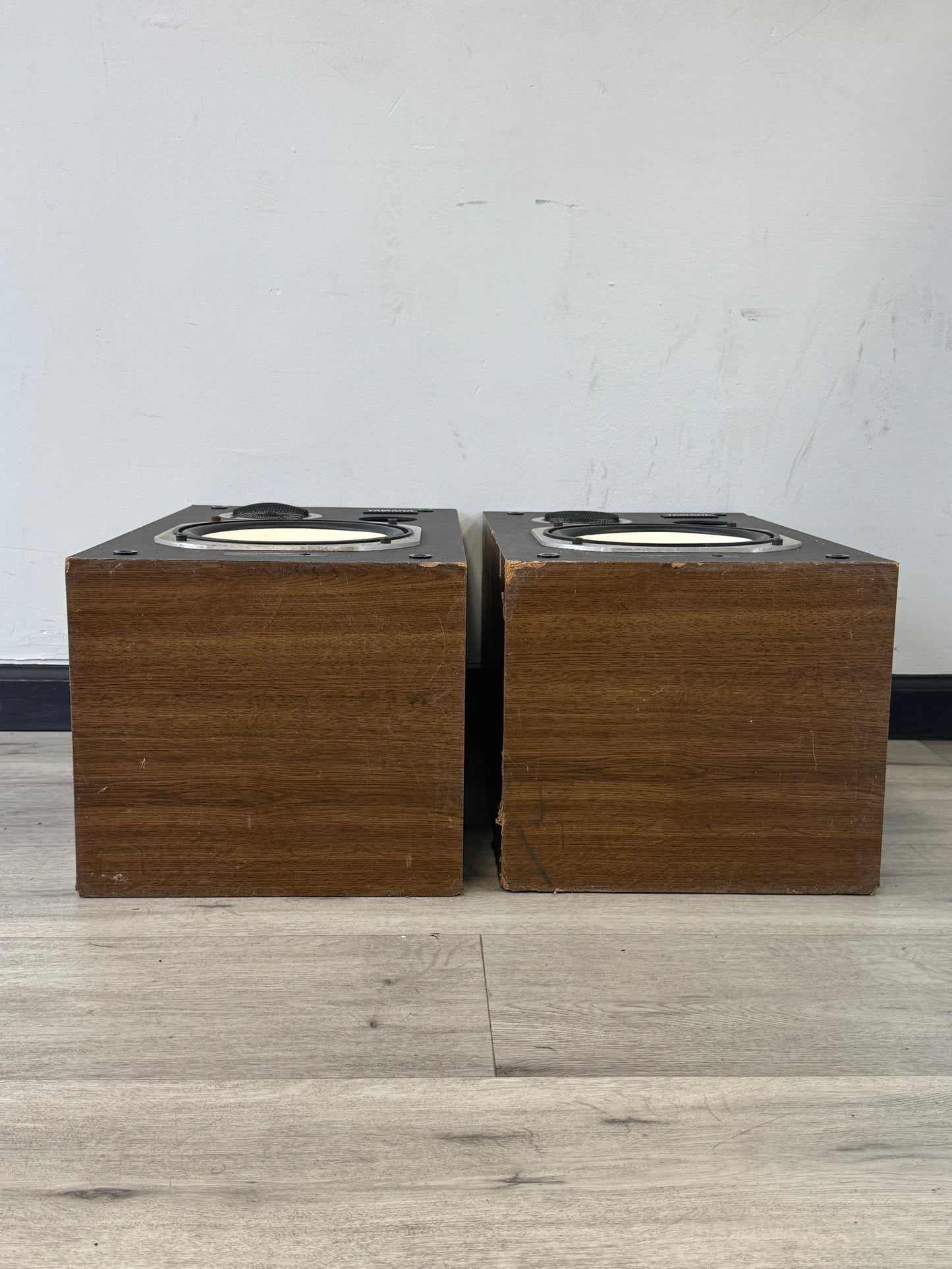 RARE YAMAHA NS-225 Speakers Large 22” Tall, White Woofers