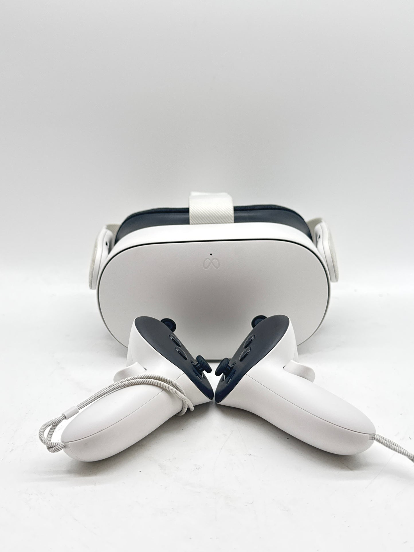 Meta Quest 3S 128GB Standalone All-in-One VR Headset P97