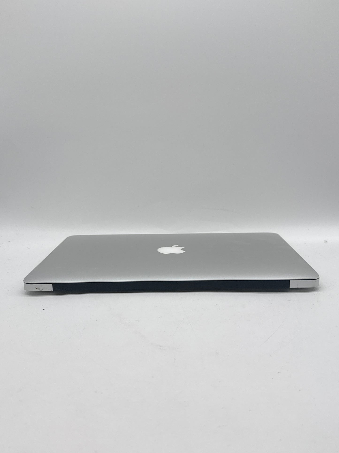 Apple MacBook Air 13" Core i5 1.8GHz 8GB Ram 128GB No OS PARTS Only