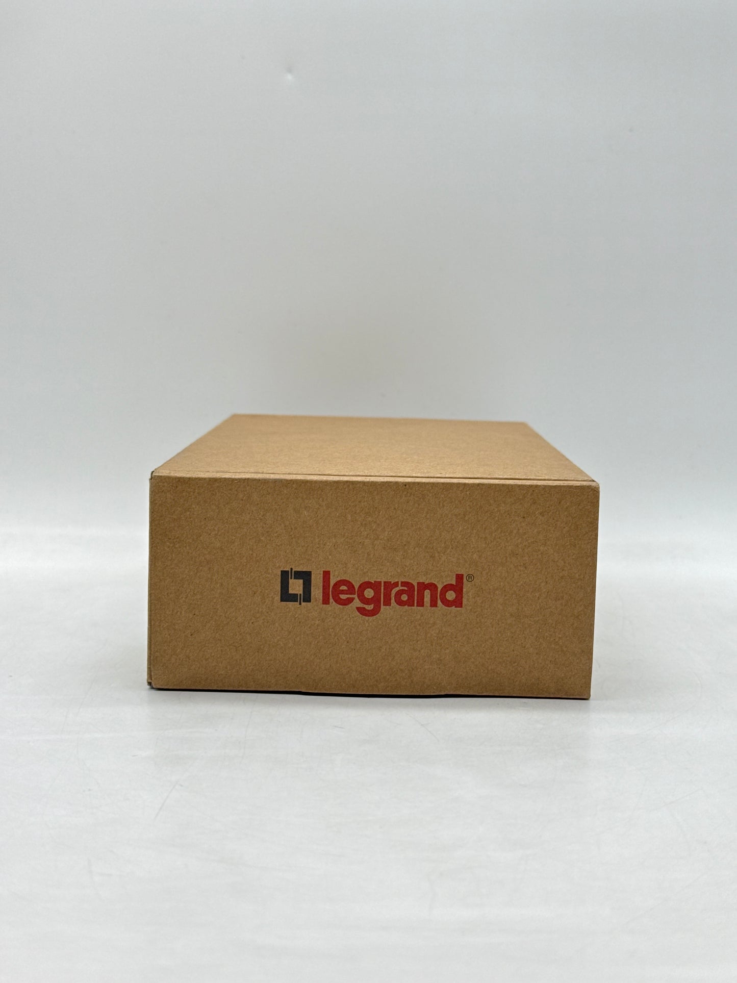 New Legrand Wspc220cwh Plug-In Charger,5.1" H X 3.9" W X 2.3" D - Lot of 6