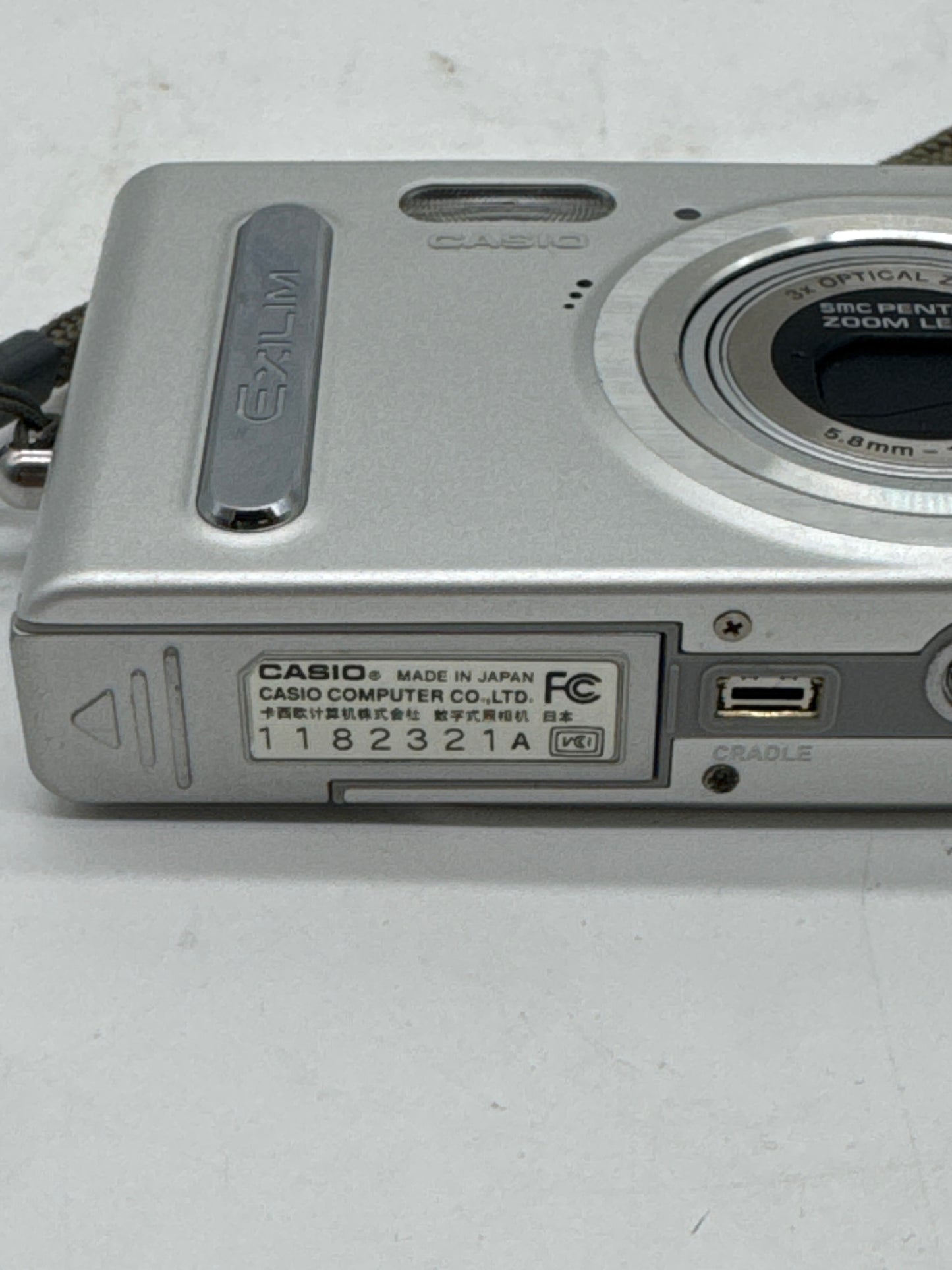 Casio Exilim EX-Z3 3.2MP Compact Digital Camera UNTESTED