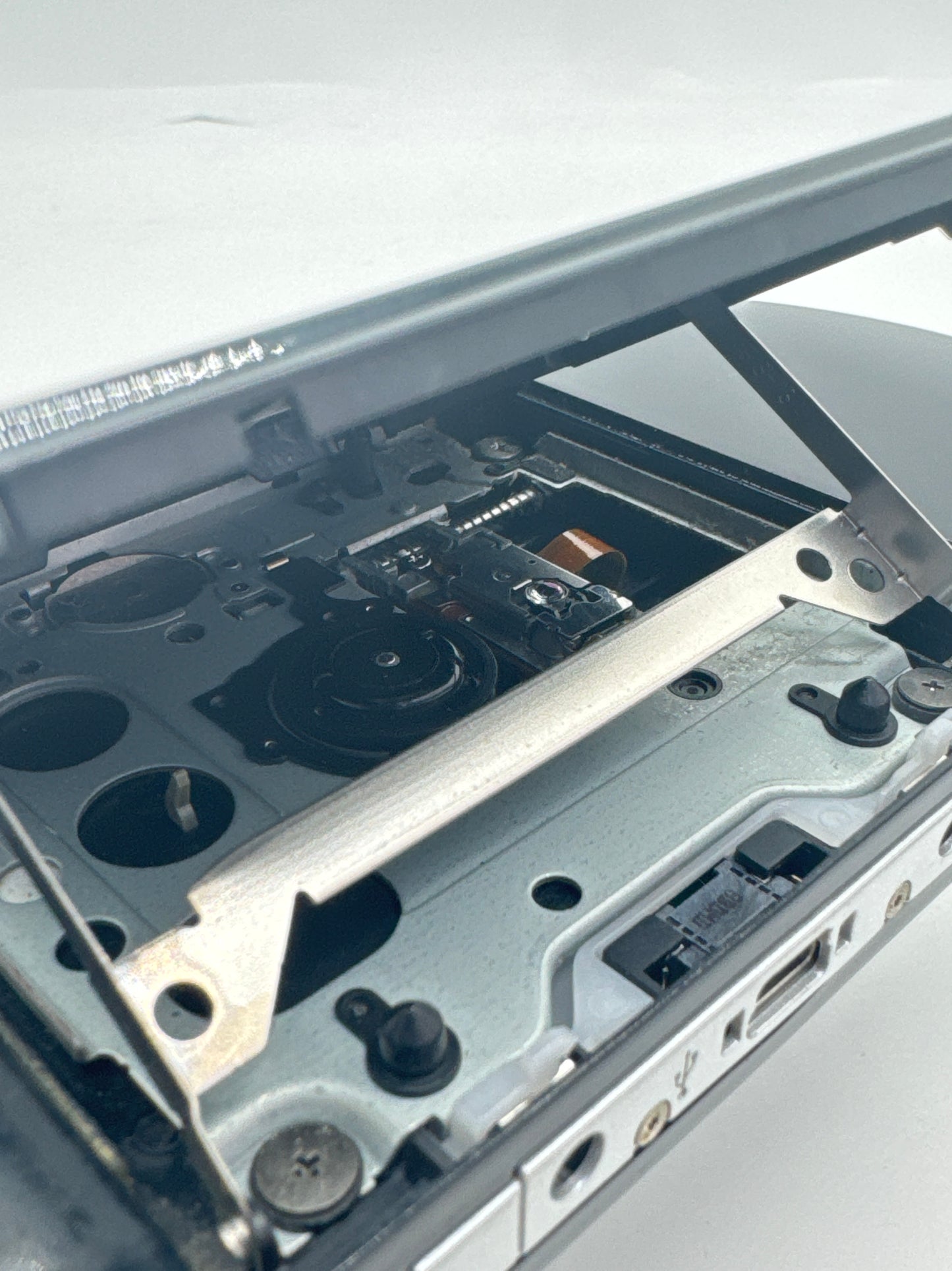 PlayStation Portable PSP-3000 Piano Black Console #663 w/ 2400mAh Battery - Noisy UMD