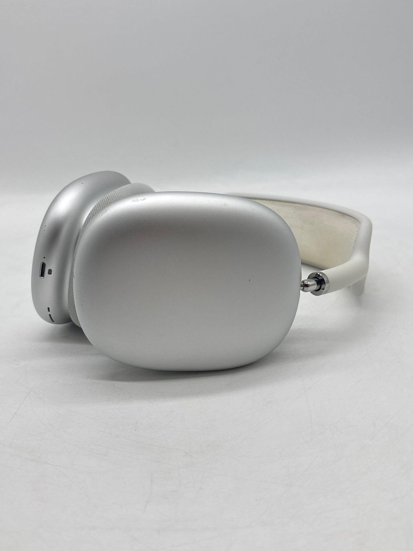 Apple AirPods Max A2096 Wireless Over-Ear Headphones Silver with White- Lightning