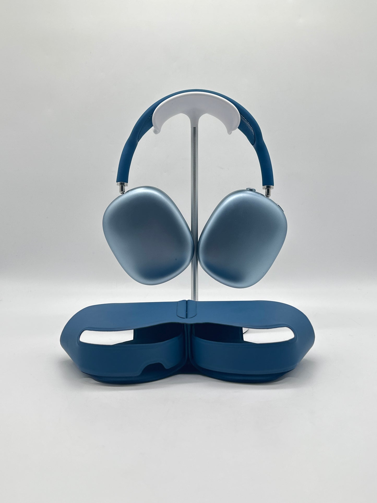 Apple AirPods Max (Lightning) A2096 Blue with Smart Case A2301 - Excellent Condition