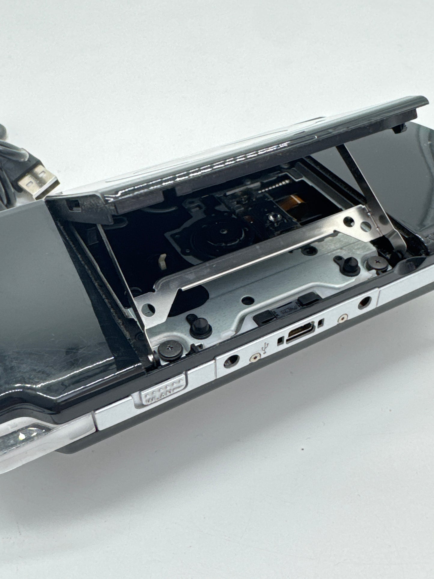 Sony PSP-2000 Piano Black Console #80 w/ Charger & 2400mAh Battery