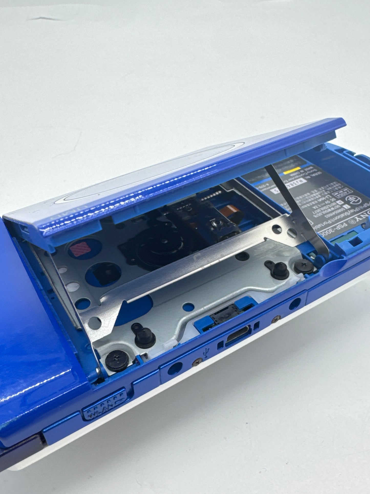 Sony PSP-3000 White/Blue Console Only #106 Right Side Buttons Bad READ AS IS