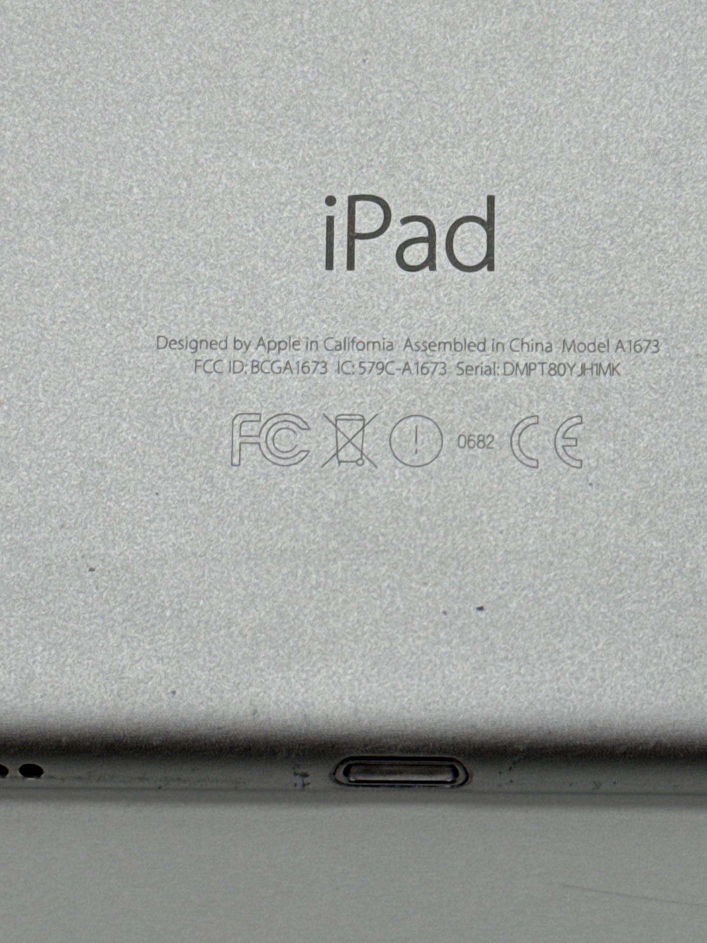 Apple iPad Pro 9.7-inch A1673 128GB Silver Bad Charging Port / Untested