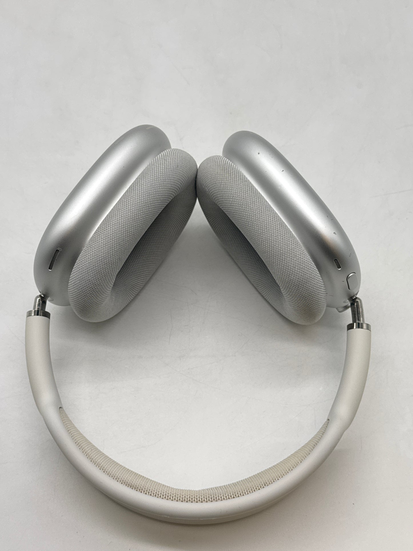 Apple AirPods Max A2096 Wireless Over-Ear Headphones Silver with White- Lightning