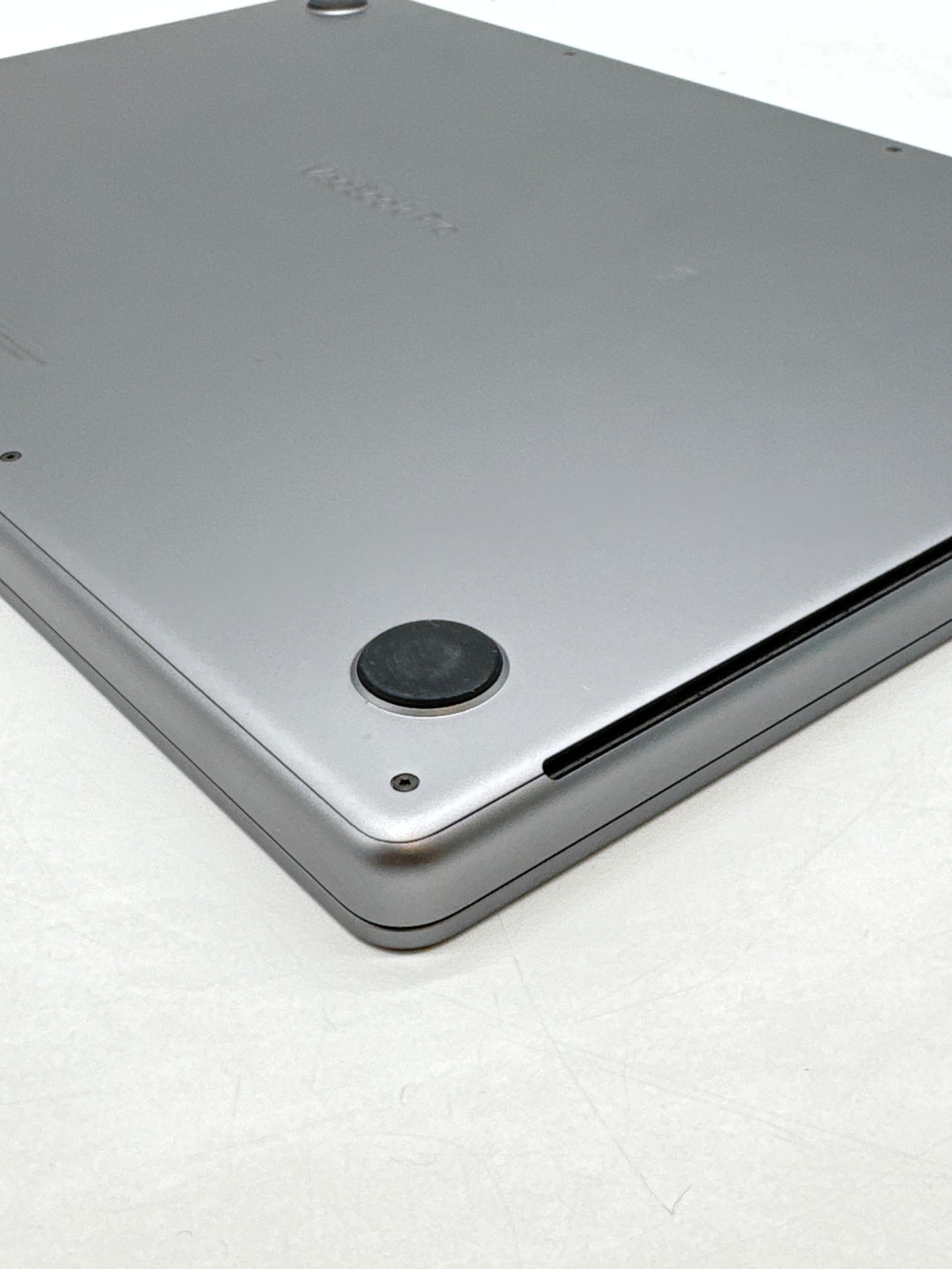 2021 Apple MacBook Pro 16.2" A2485 M1 Pro 10C-CPU 16C-GPU 16GB RAM 512GB SSD