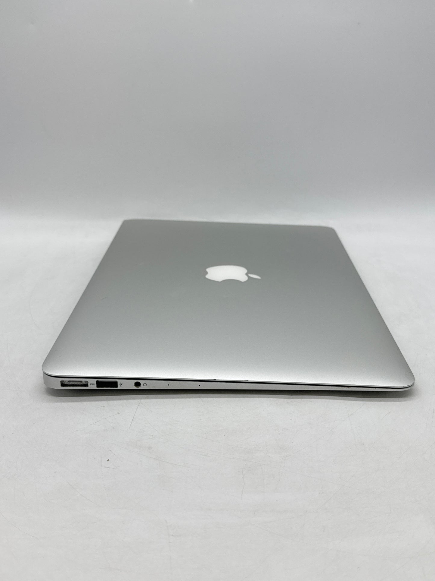 2015 Apple MacBook Air 13" A1466 Core i5 1.6 GHz 128GB SSD 4GB RAM - Broken Read!