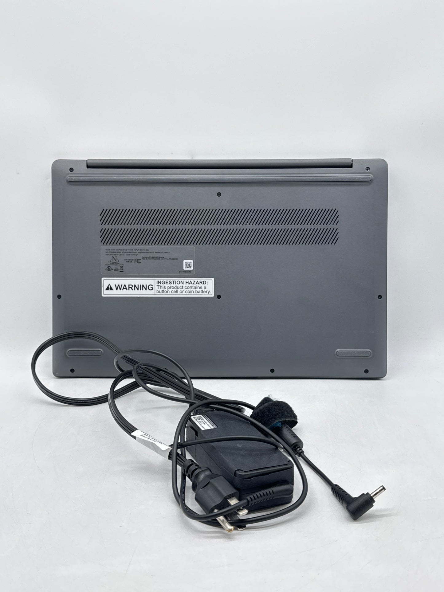 Lenovo IdeaPad Slim 3 15IAN8 15.6'' Core™ i3-N305 8GB DDR5 RAM 128GB SSD - Read!