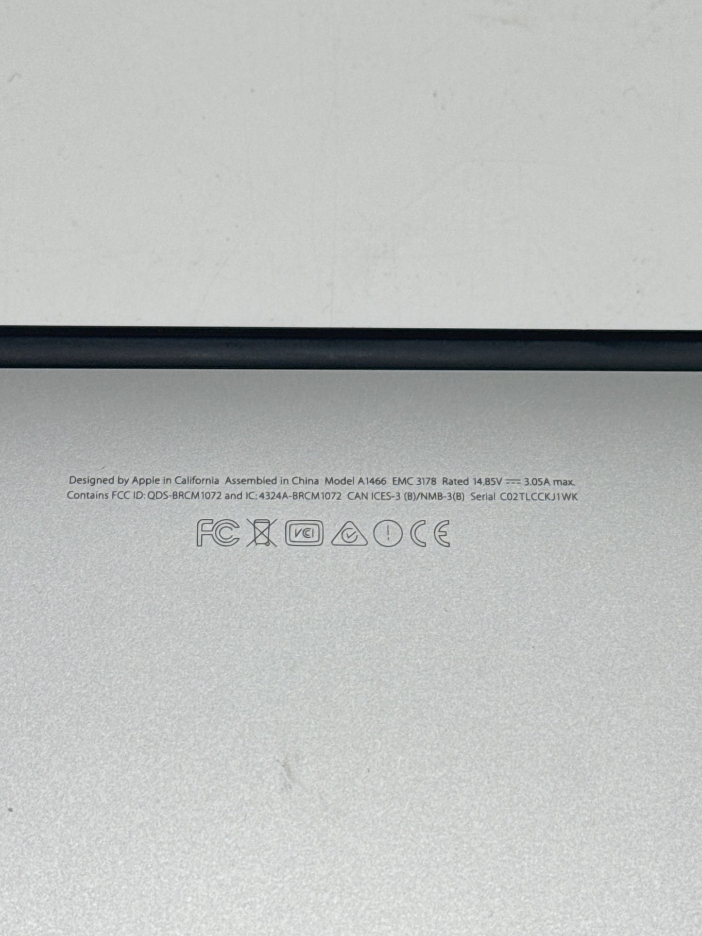 Apple MacBook Air 13" Core i5 1.8GHz 8GB Ram 128GB No OS PARTS Only