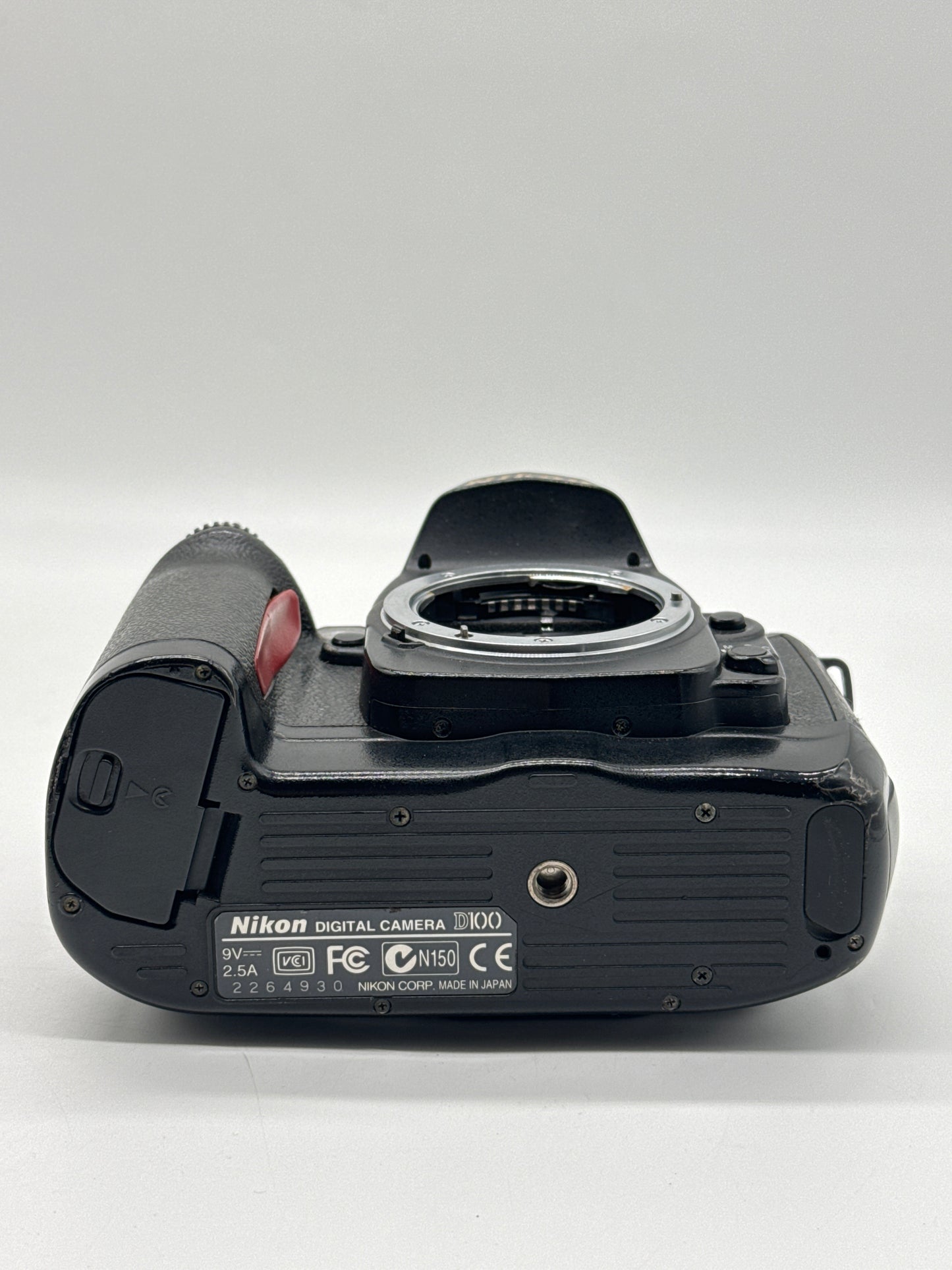 Nikon D100 6.1 MP Digital SLR Camera Black Body Only Functional with Missing Button