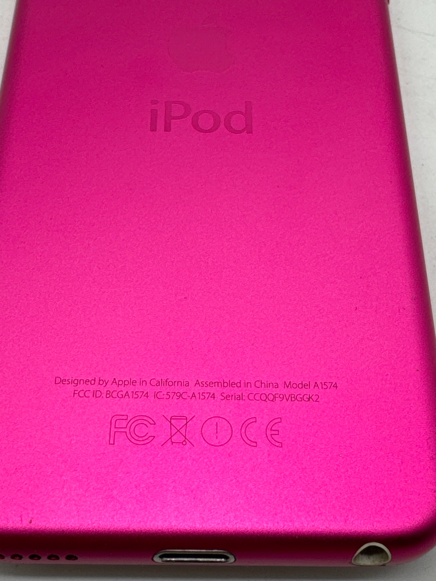 Apple iPod Touch 6th Generation Model A1574 16GB Pink WiFi Only - Cracked Front