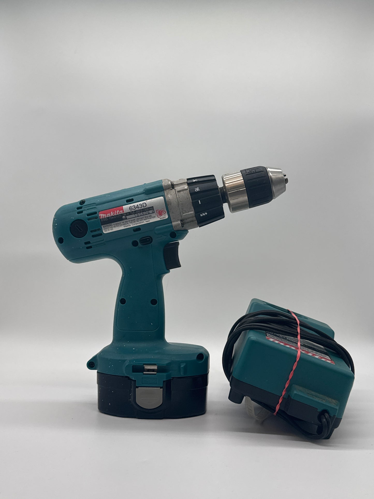 MAKITA 6343D 18V 1/2" Cordless Drill Driver (Tool With Battery And Charger)