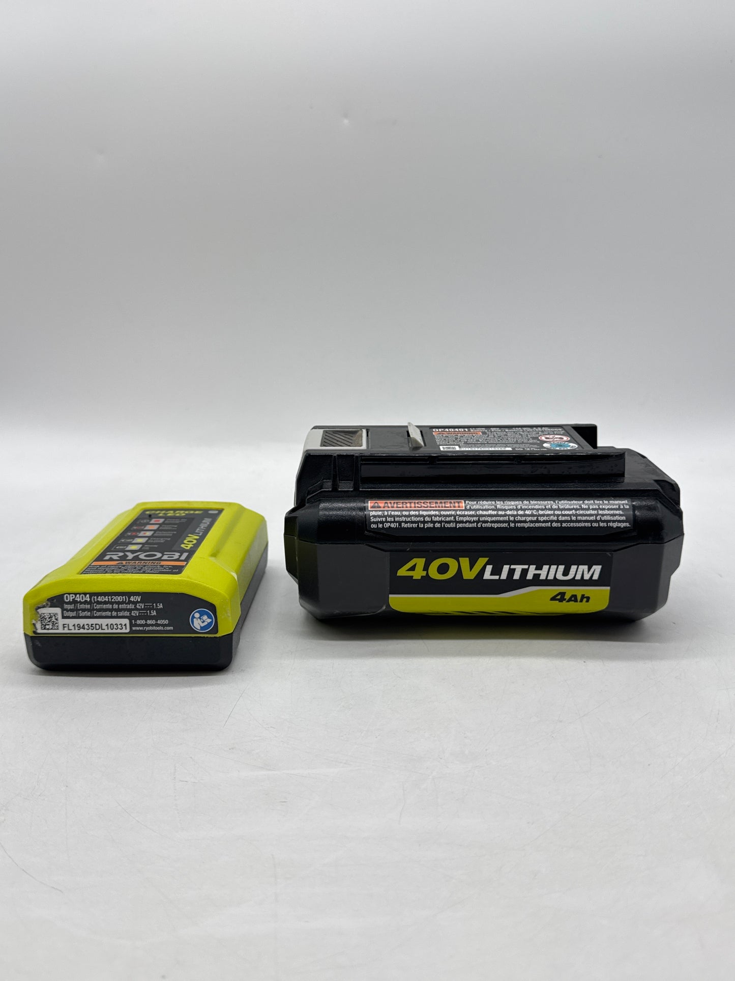 Ryobi 40V 4ah Lithium Battery OP40401 with Ryobi 40V Lithium-Ion Charger