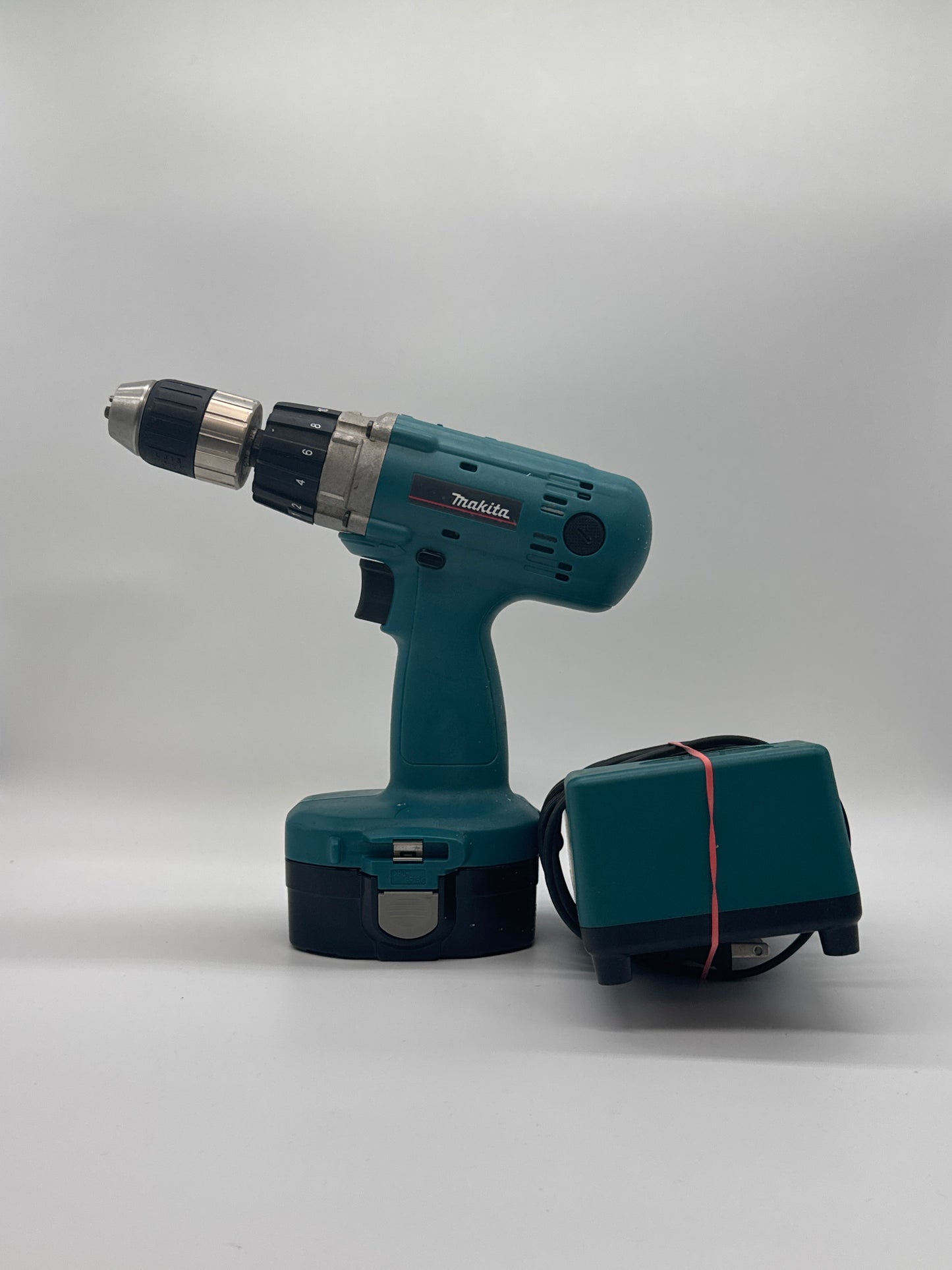 MAKITA 6343D 18V 1/2" Cordless Drill Driver (Tool With Battery And Charger)