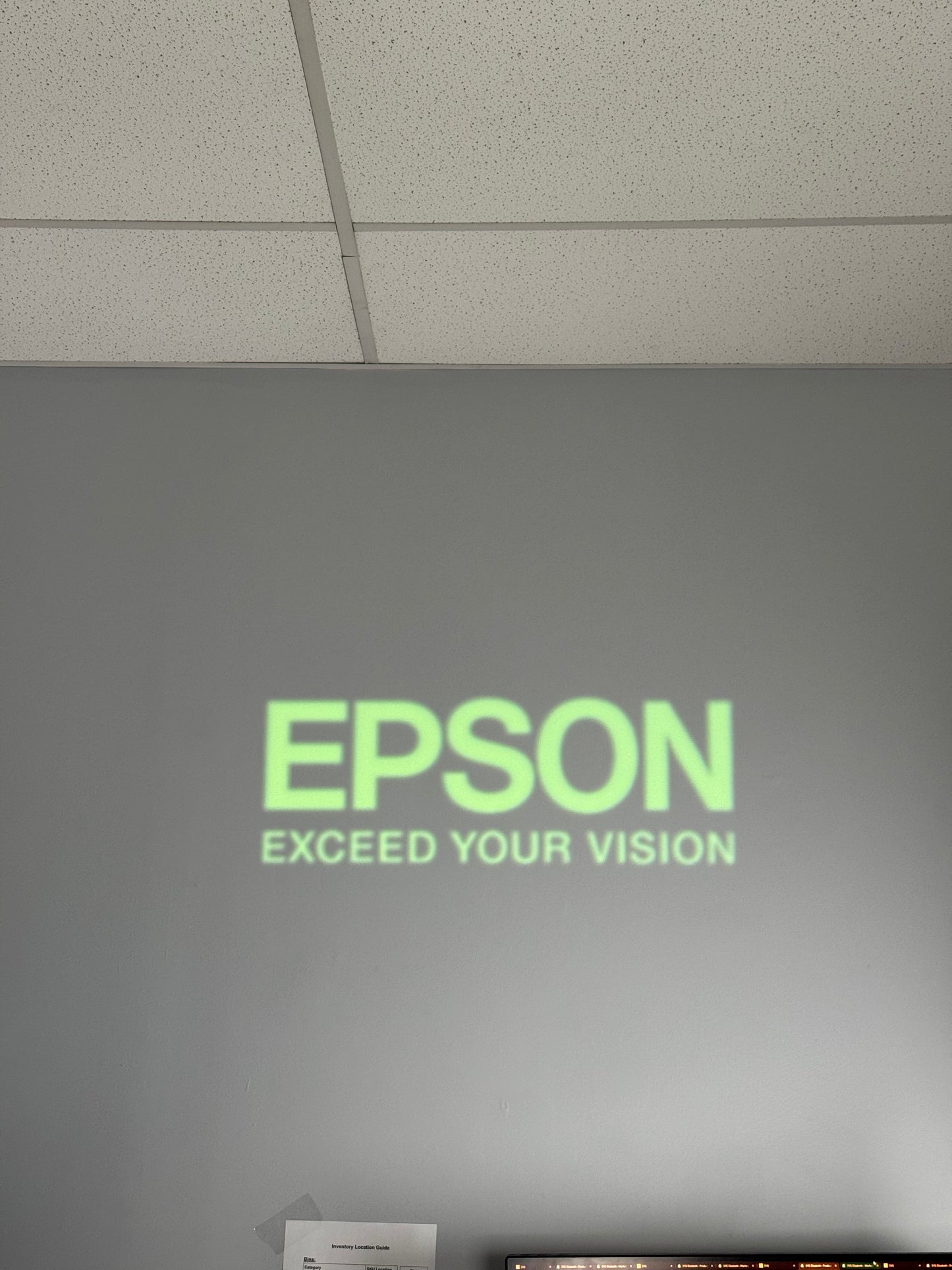 Epson EX-30 H283A Projector - Tested