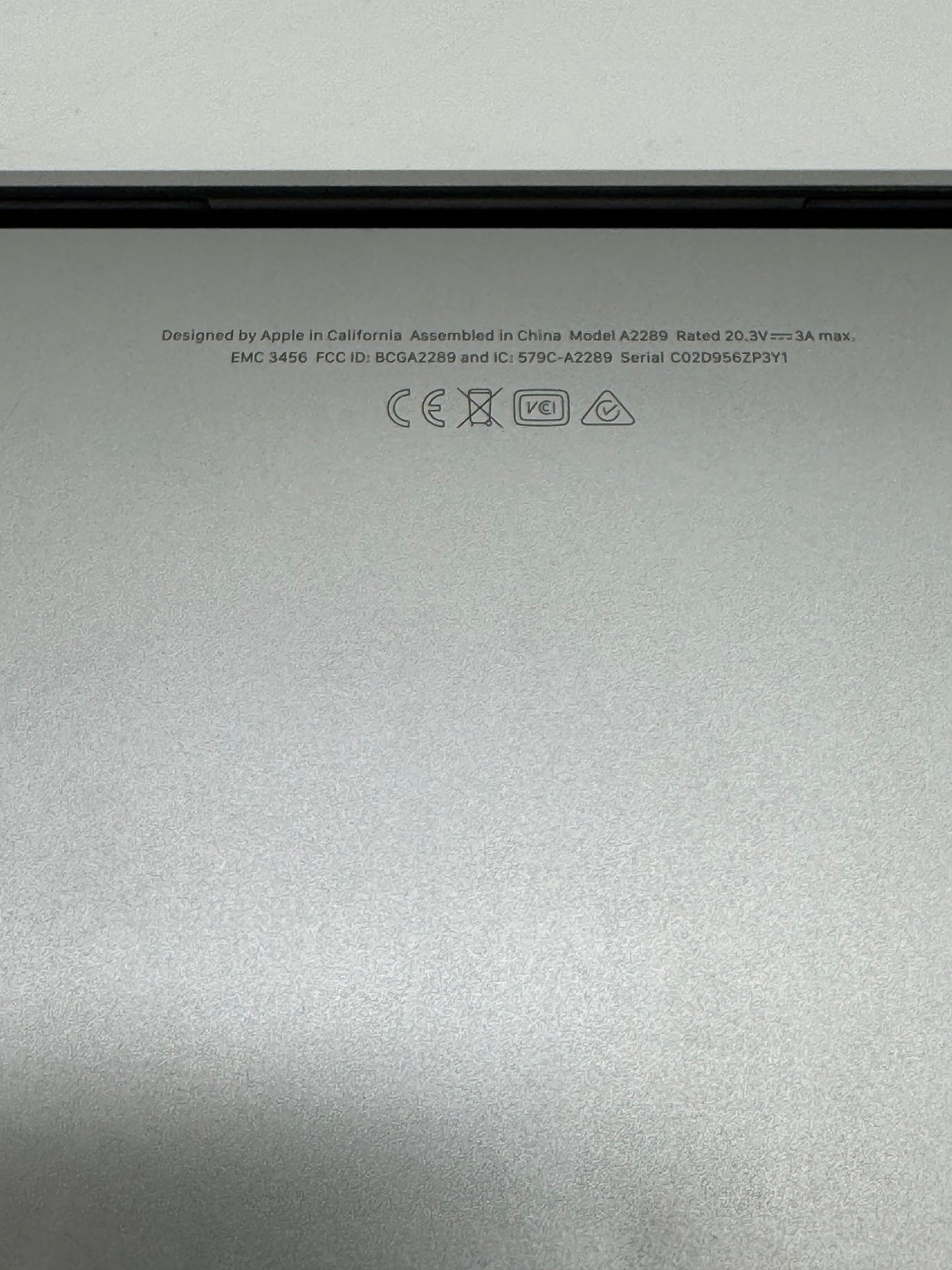 2020 Apple MacBook Pro 13" A2289 Core i5 1.4Ghz 256GB SSD 8GB RAM