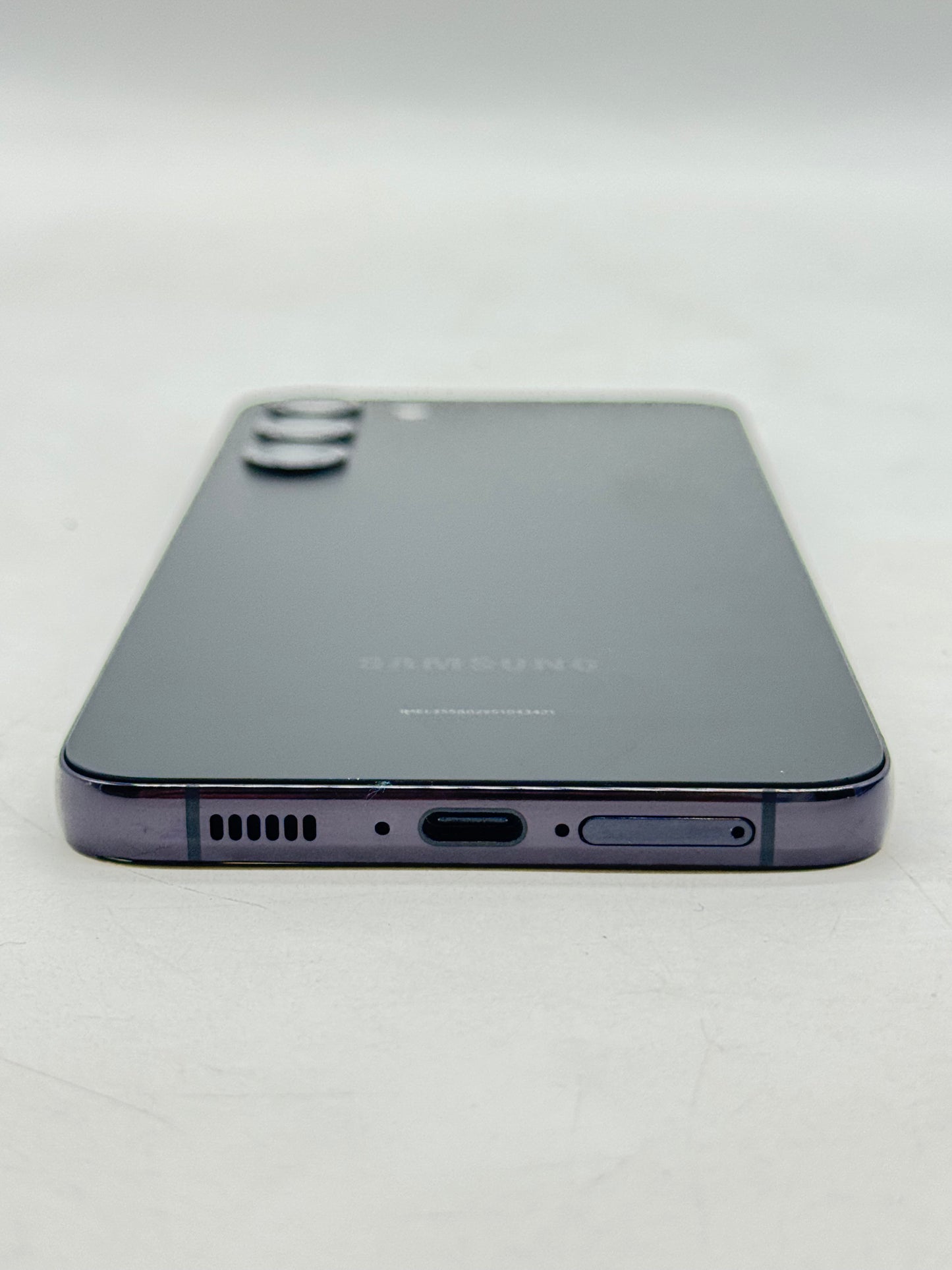 Unlocked Samsung Galaxy S23+ 6.6" SM-S916U 256GB 8GB RAM - Smudge Front Camera