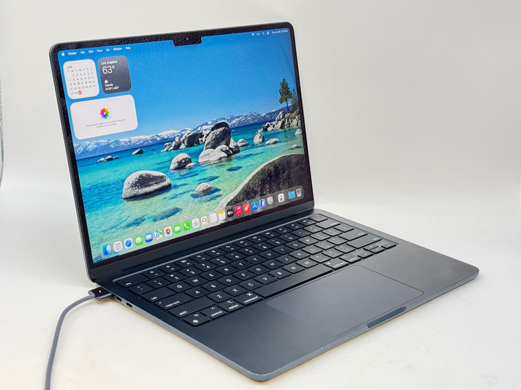 2024 Apple MacBook Air 13.6" A3113 M3 8C-CPU 8C-GPU 16GB 256GB Midnight - Read!