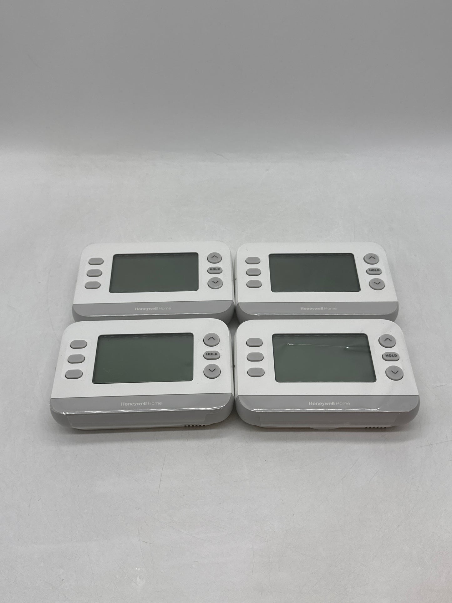 Lot of 4 Honeywell Home RTH21B X2P 1-Stage Programmable Thermostat