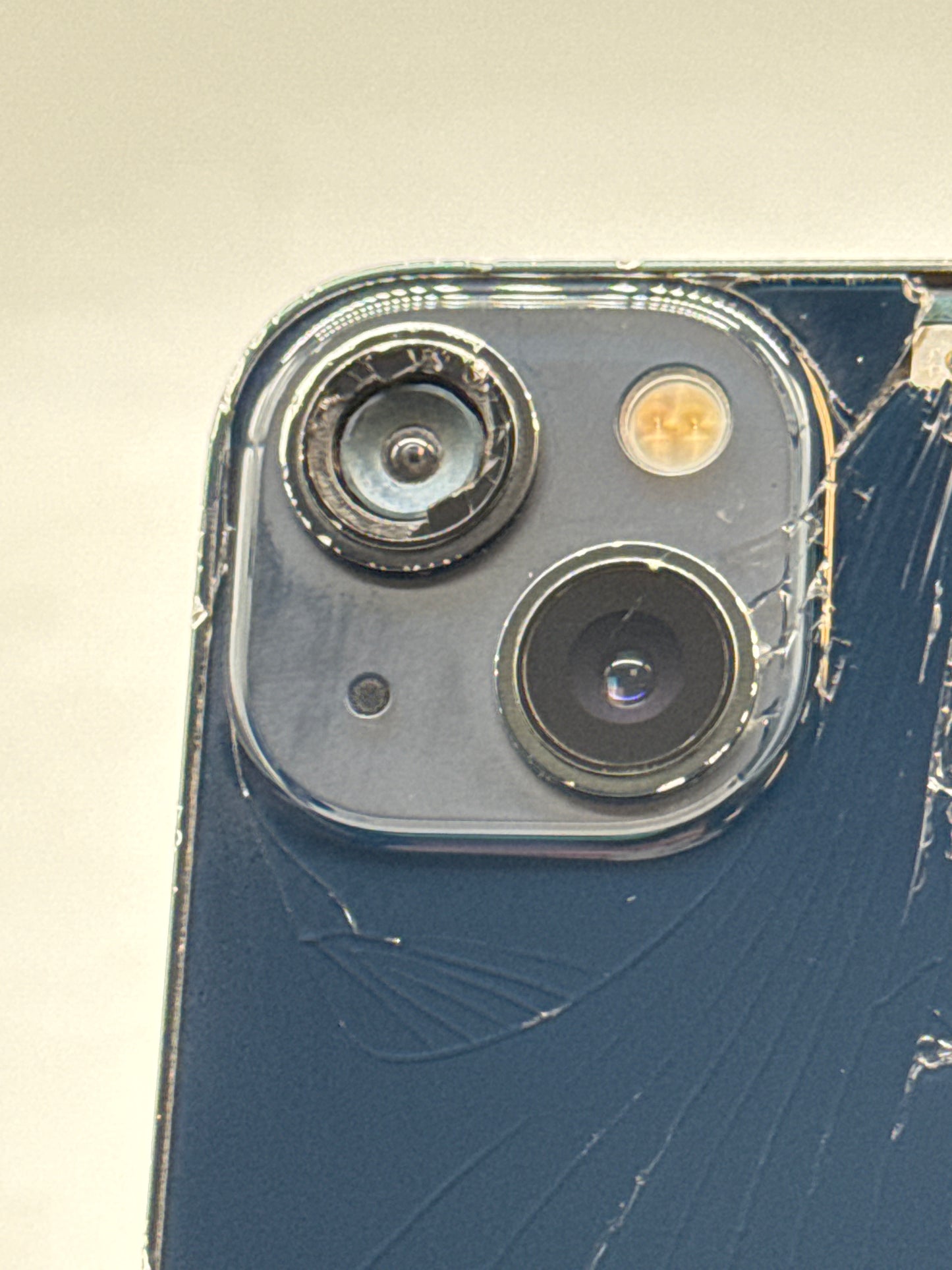 US Sprint/T-Mobile Apple iPhone 13 A2482 128GB 88% Battery Health - Cracked Back