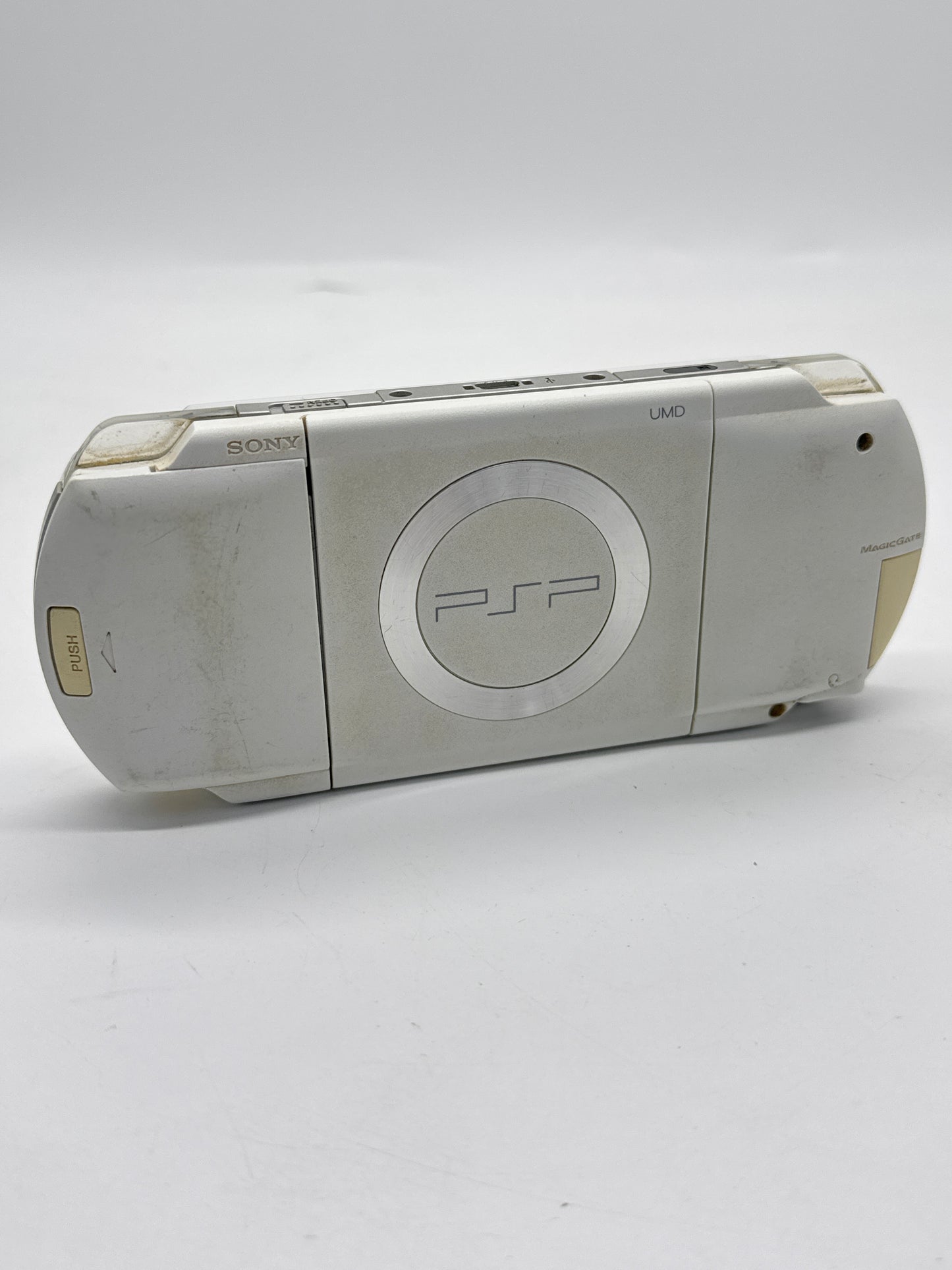 Sony PSP-1000 White Console #98 w/3600mAh Battery & No Charger Noisy UMD Drive