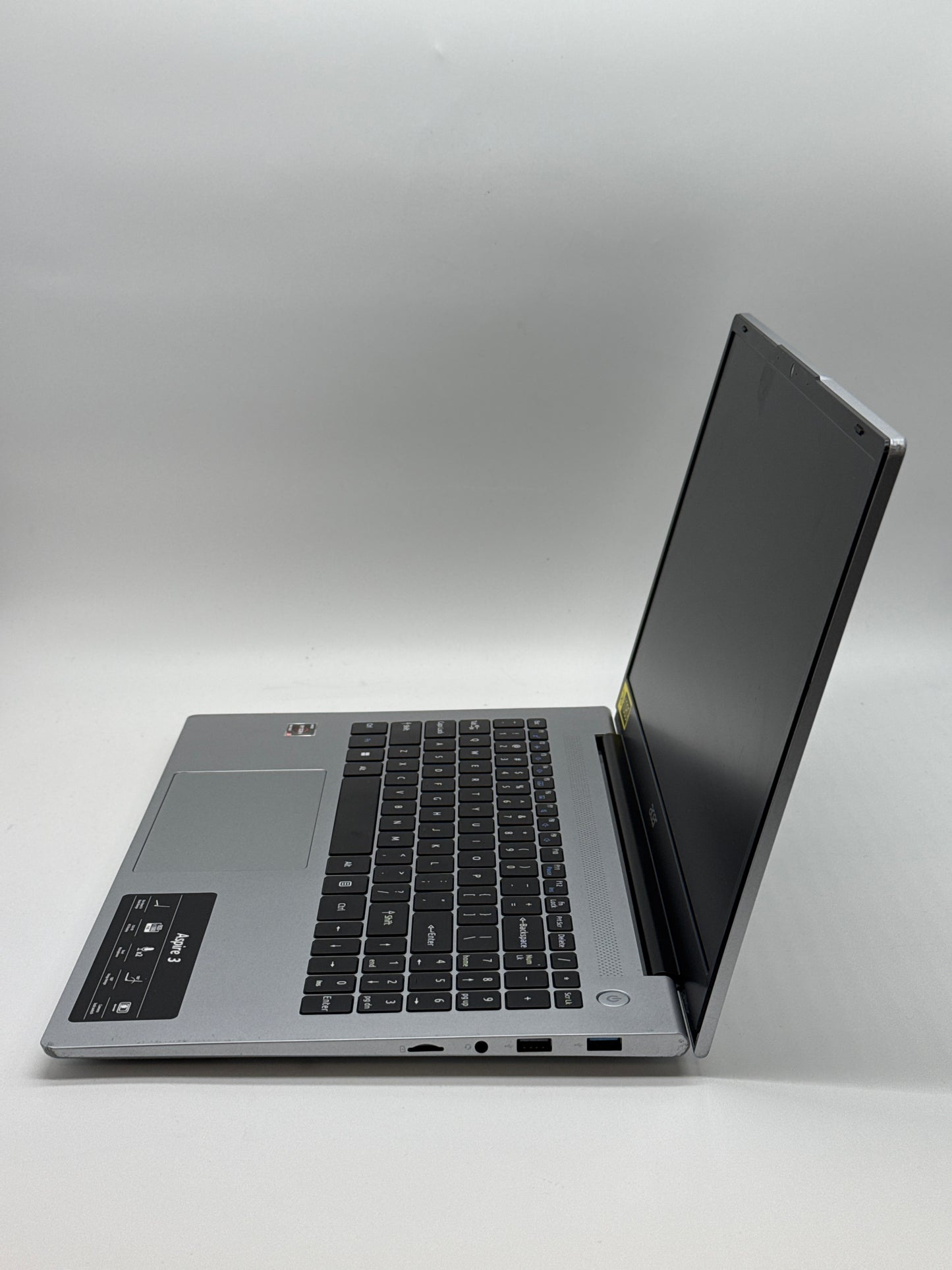 Acer Aspire 3 A325-42 Laptop 16 inch AMD Ryzen 3 128GB Storage - Untested