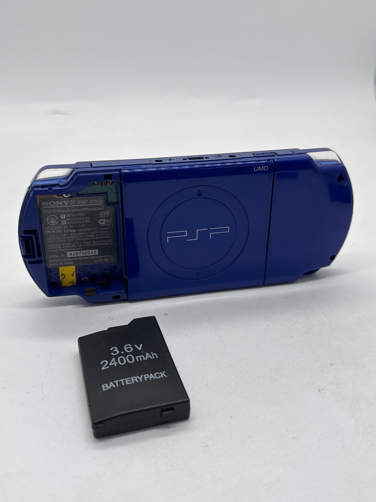 Sony PlayStation PSP-2000 Blue Console Only #375 No Back Lid Spot on Display READ AS IS