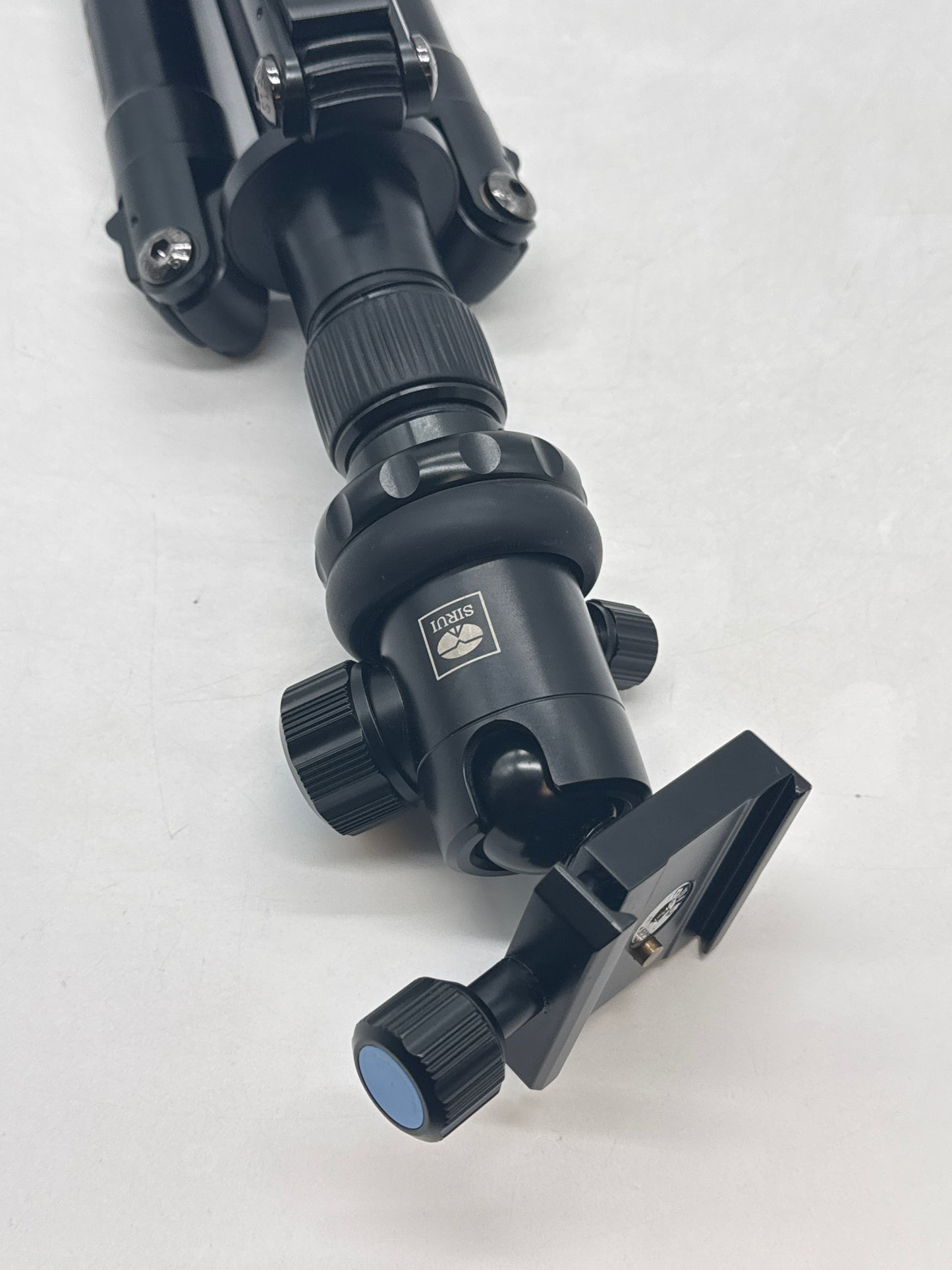 Sirui ET-1004 Aluminum Tripod with E-10 Ball Head