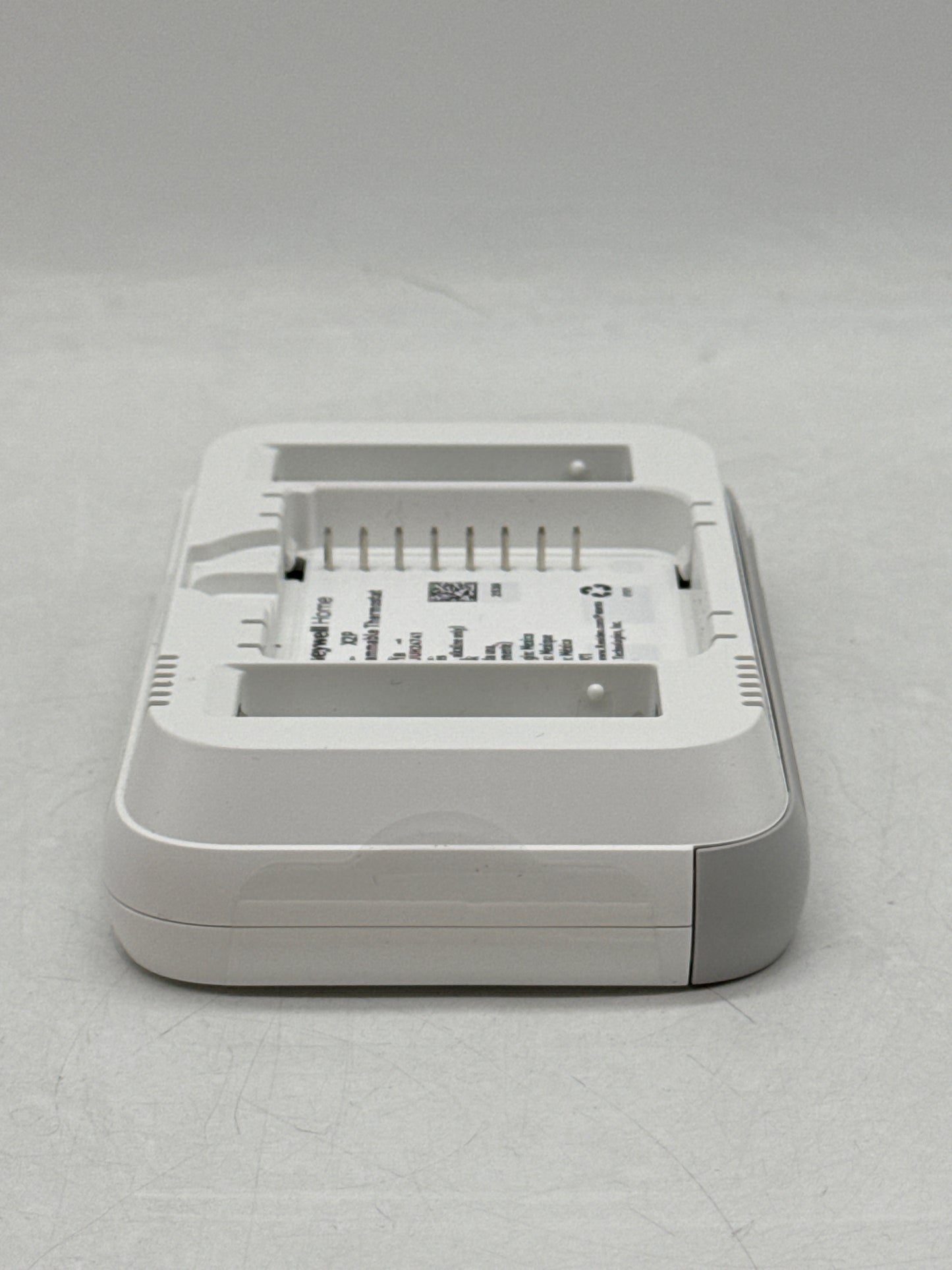 Lot of 4 Honeywell Home RTH21B X2P 1-Stage Programmable Thermostat