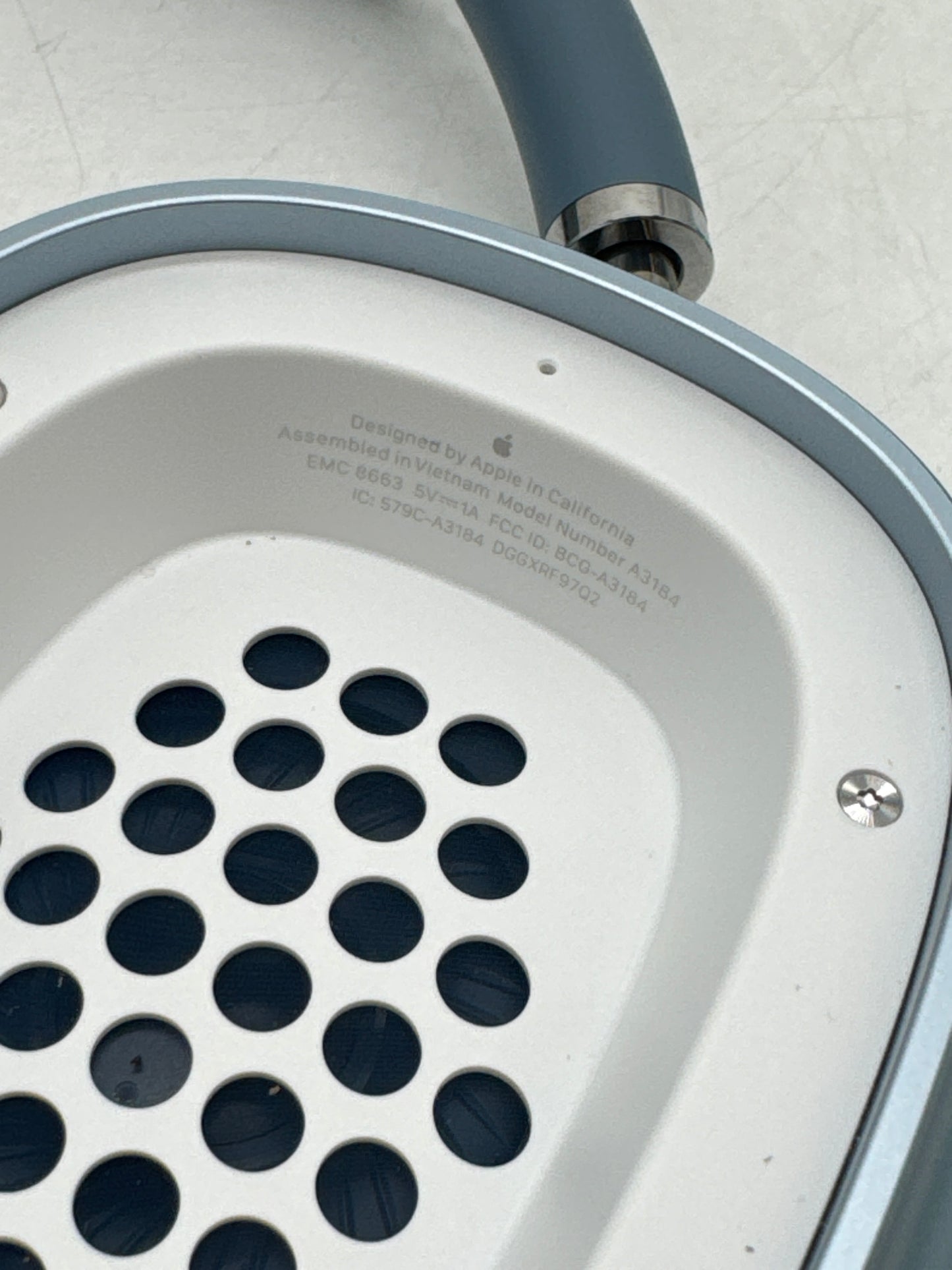 Apple AirPods Max A3184 Wireless Over-Ear Headphones Blue