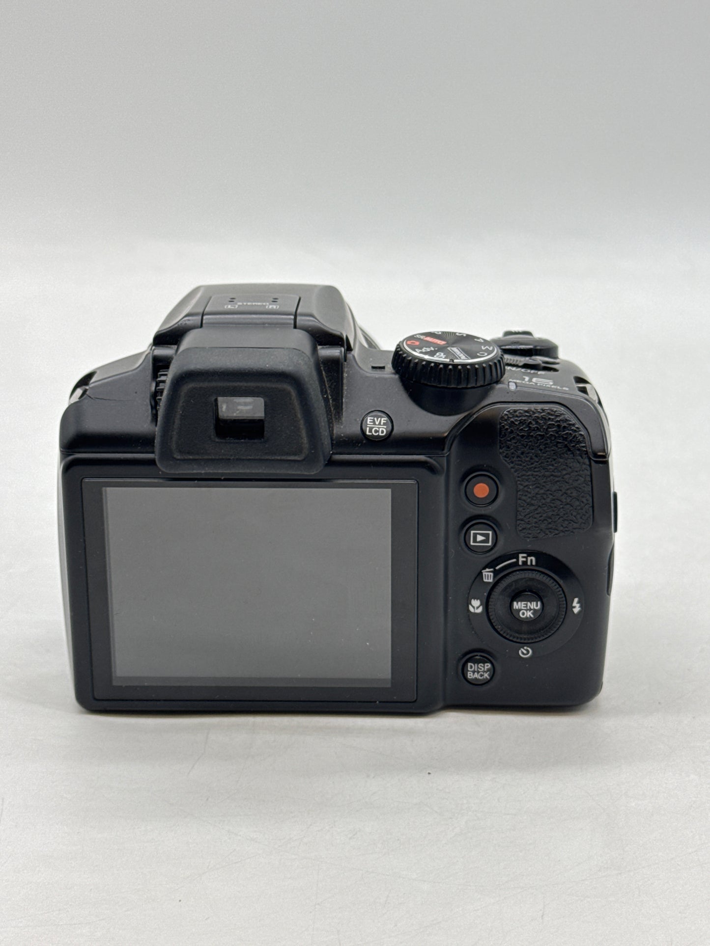 Fujifilm FinePix S8200 16.0MP Digital Camera 40x Zoom Lens Black