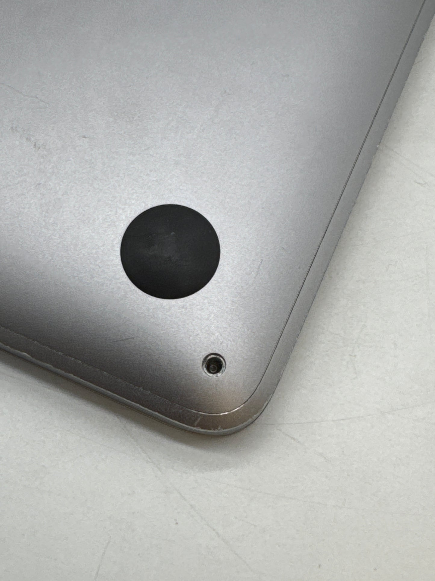 2017 Apple MacBook Pro 13.3" A1708 Core i5 2.3GHz 8GB 128GB SSD - Read!