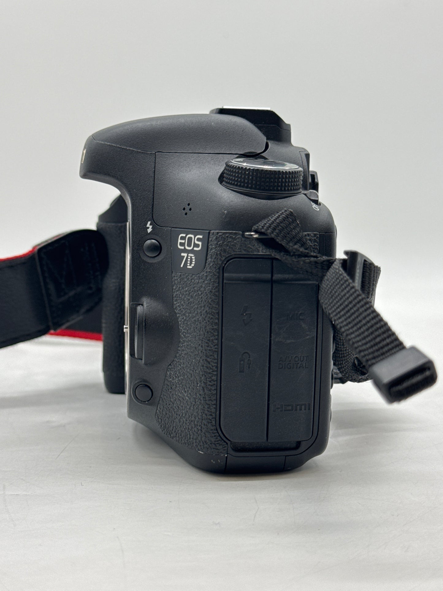 Canon EOS 7D 18.0 MP Digital SLR Camera Only - Broken pins on card slot