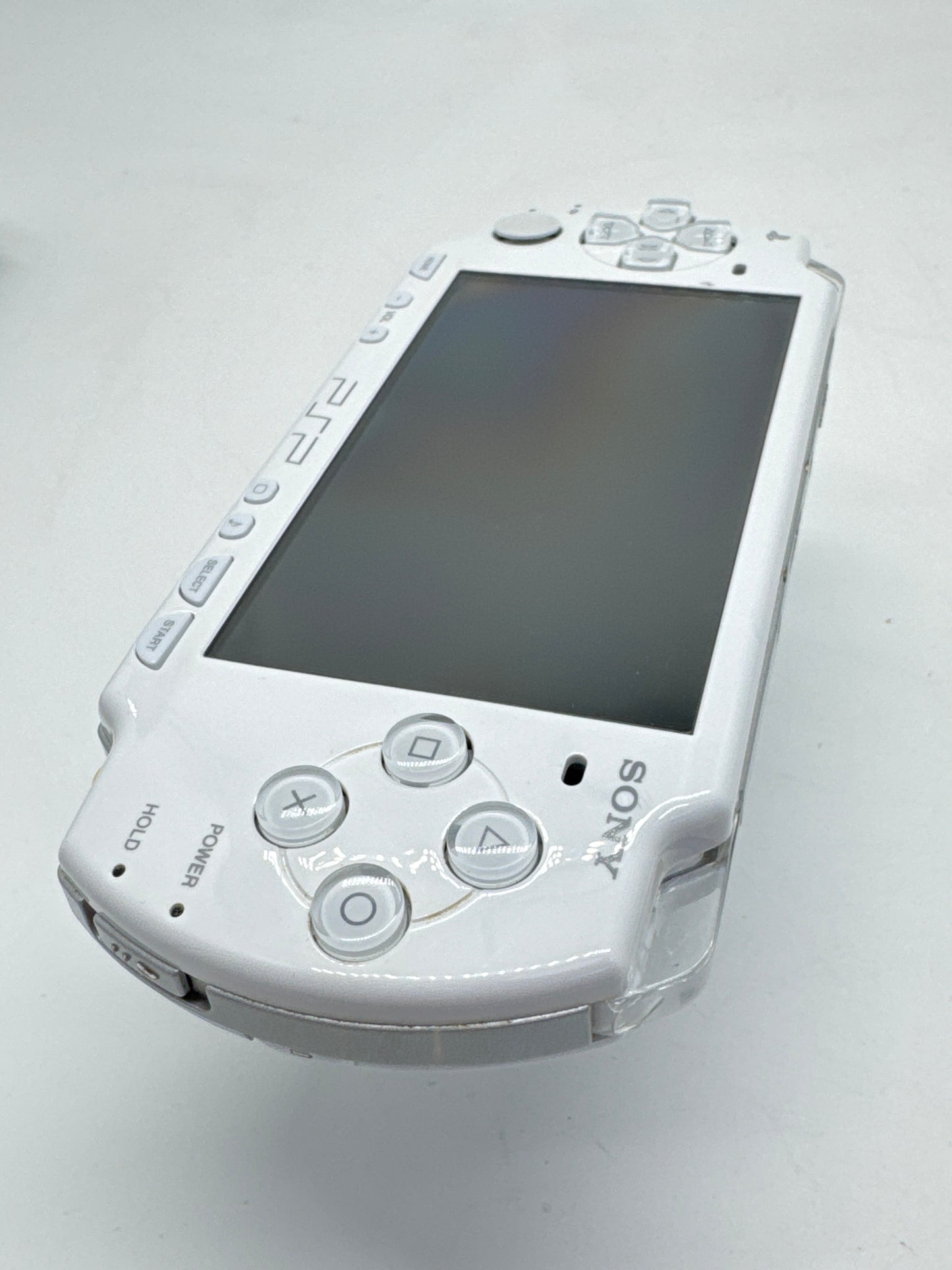 Sony PSP-2000 White Console #221 No Battery or Lid No Charger AS IS