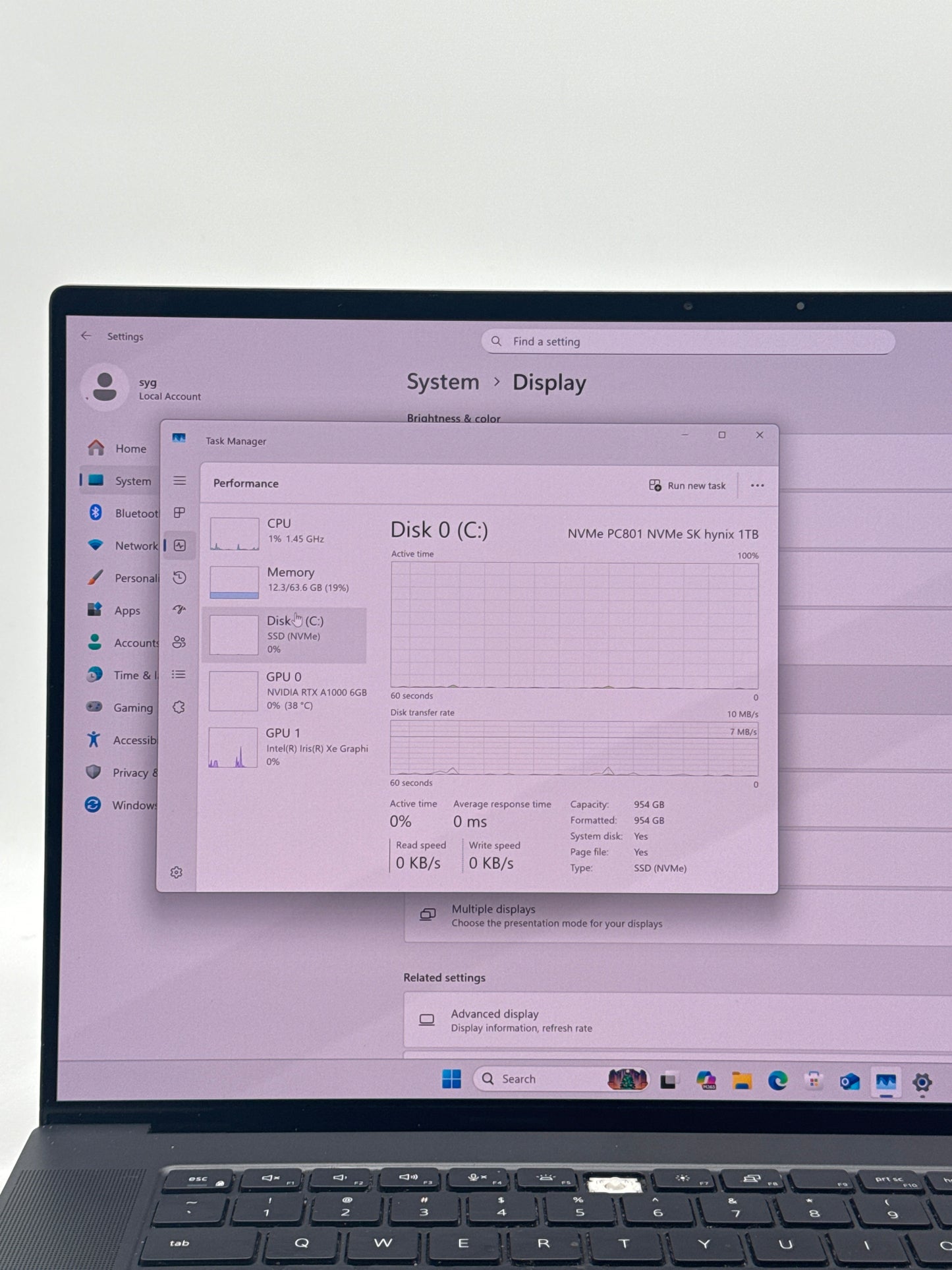 Dell Precision 5680 16" OLED Touch Core i7-13800H 1TB SSD 64GB RAM RTX A1000 Read