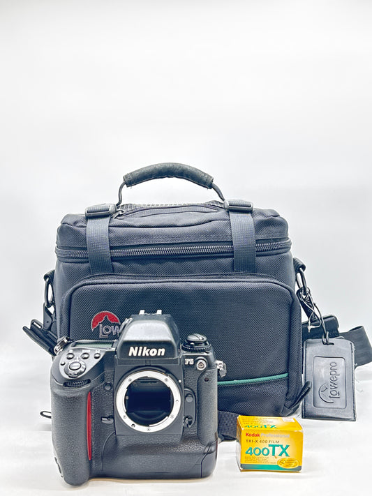 Nikon F5 35mm SLR Film Camera Black Body F Mount JAPAN W/Carrying Bag