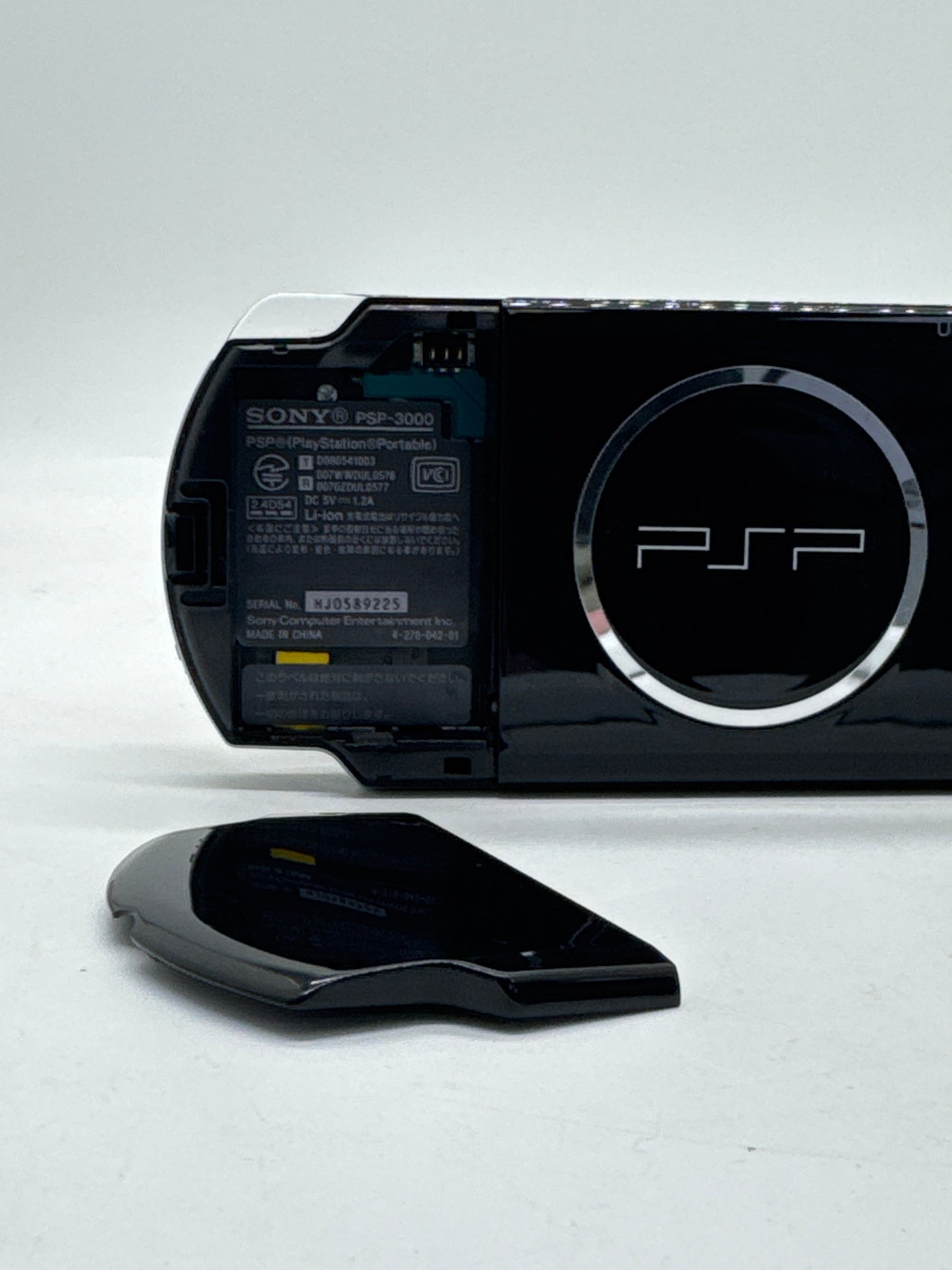 Sony PlayStation PSP-3000 Piano Black Console #380 Works Only Plugged In READ AS IS