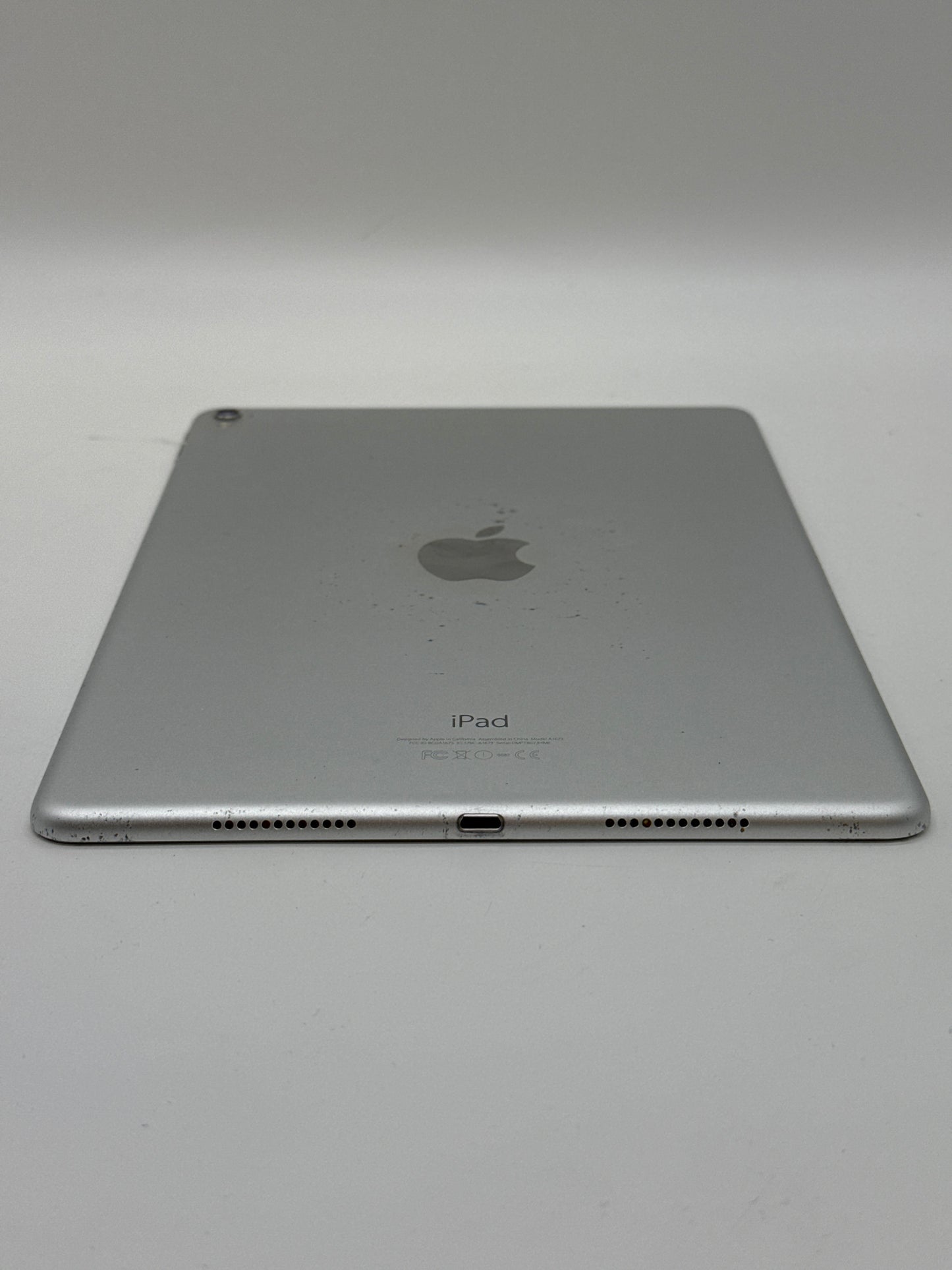 Apple iPad Pro 9.7-inch A1673 128GB Silver Bad Charging Port / Untested