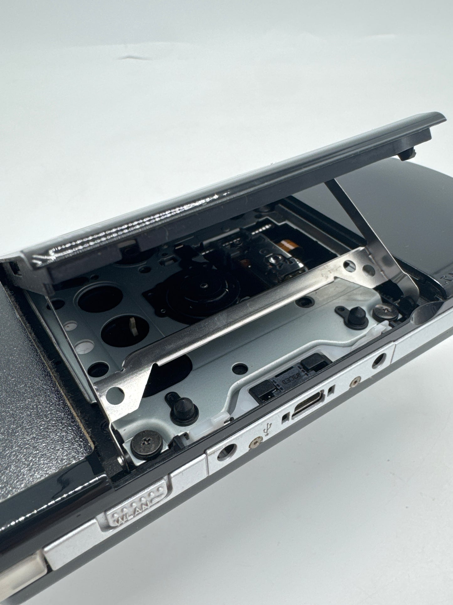 Sony PSP-2000 Piano Black Console #81 Noisy Disc Drive