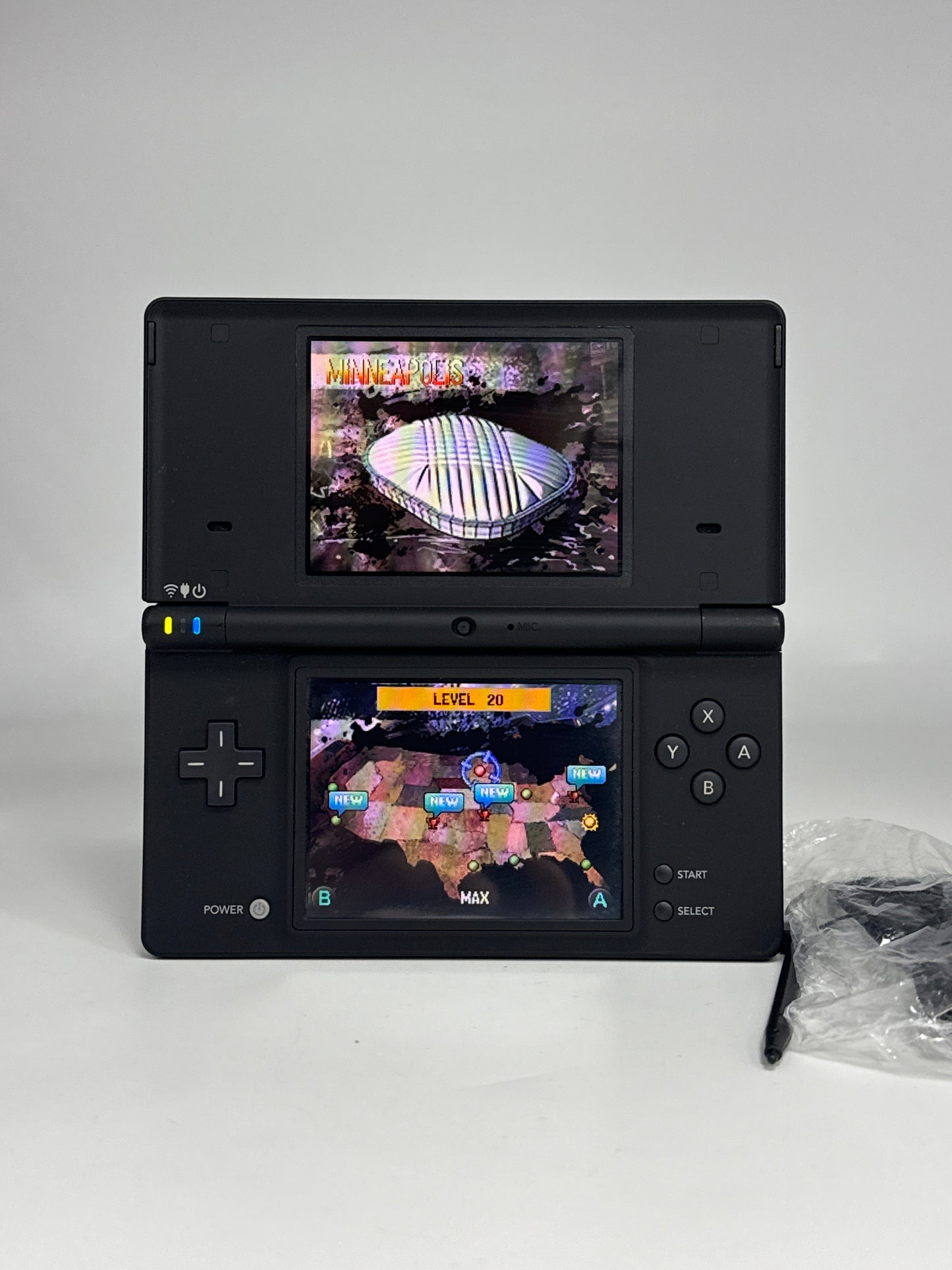 Nintendo DSi TWL-001(JPN) Black Console #423 w/Stylus & Charger Yellowed Displays AS IS