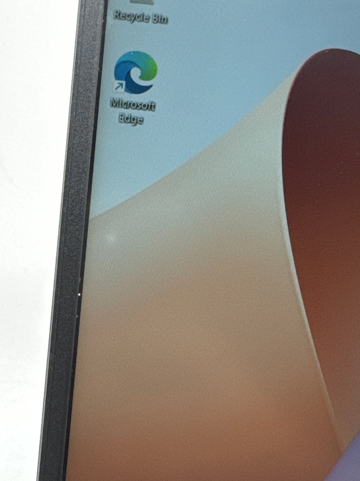 Lenovo IdeaPad Slim 3 15IAN8 15.6'' Core™ i3-N305 8GB DDR5 RAM 128GB SSD - Read!