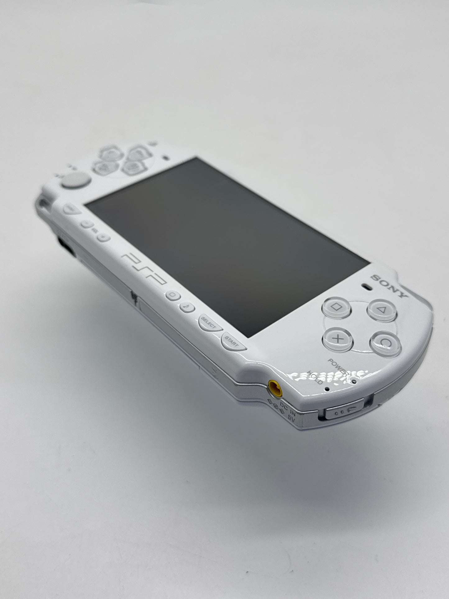 Sony PSP-2000 White Console #219 w/1200mAh Battery & No Charger