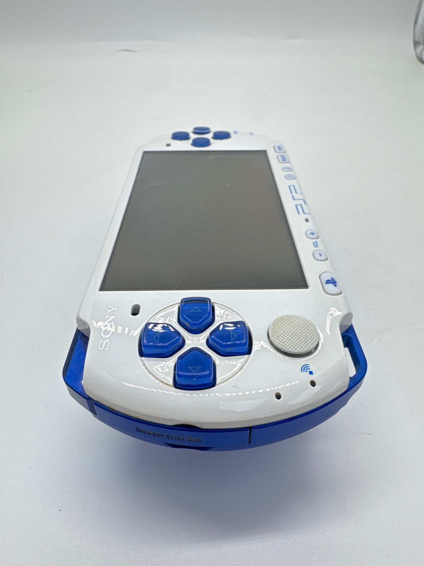 Sony PSP-3000 White/Blue Console Only #106 Right Side Buttons Bad READ AS IS