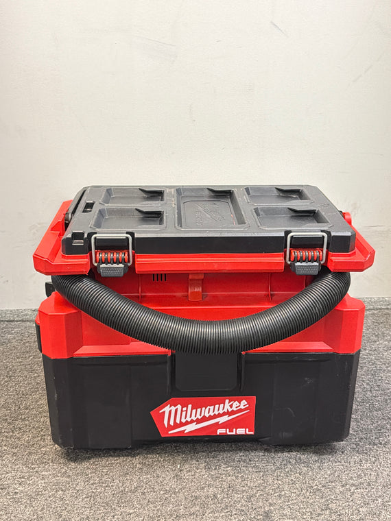 Milwaukee 0970-20 M18 PACKOUT 2.5 Gallon Wet/Dry Vacuum Tool Only