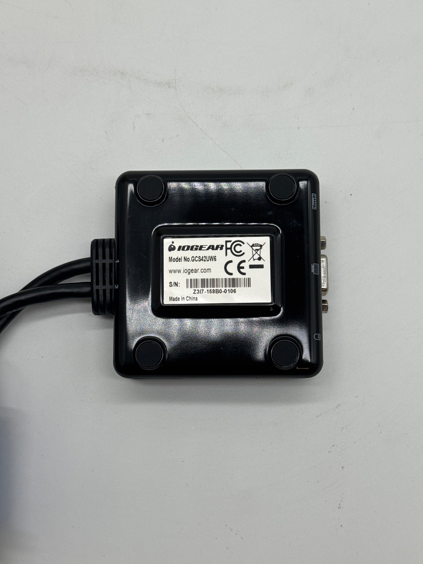 IOGEAR GCS42UW6 2-Port Compact USB VGA KVM Switch w/ Built-In Cables MAC OR PC